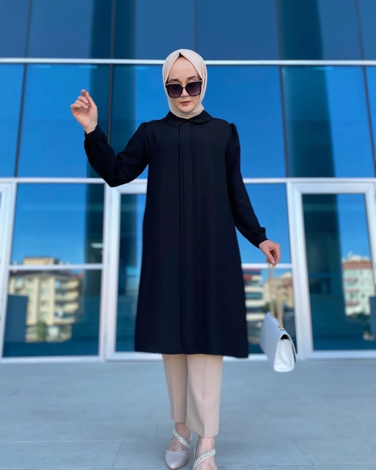 Önü Patlı Krep Tunik - Siyah