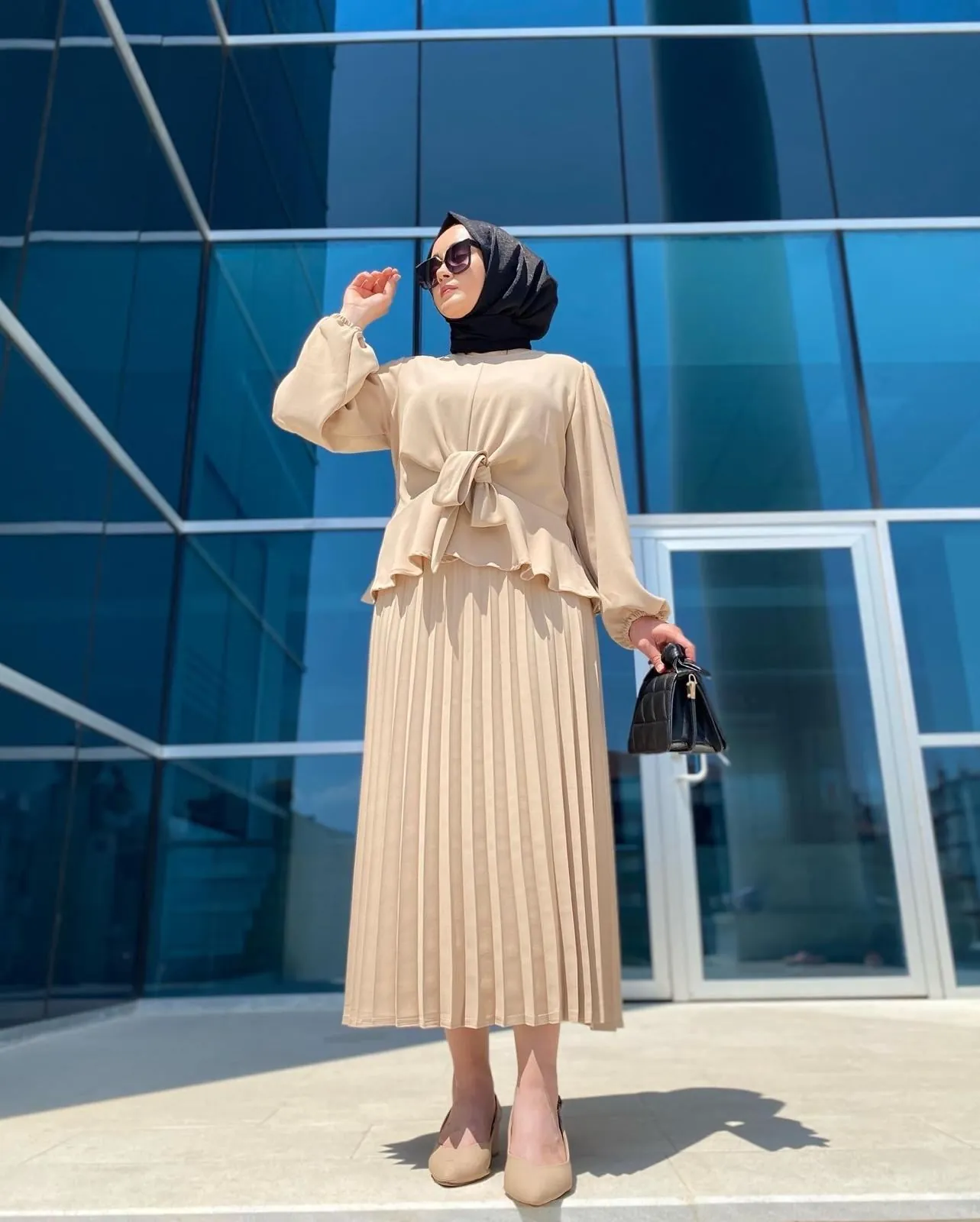 Moda Emira Pilise Etekli Bağlamalı Kadın Tesettür Takım - Bej