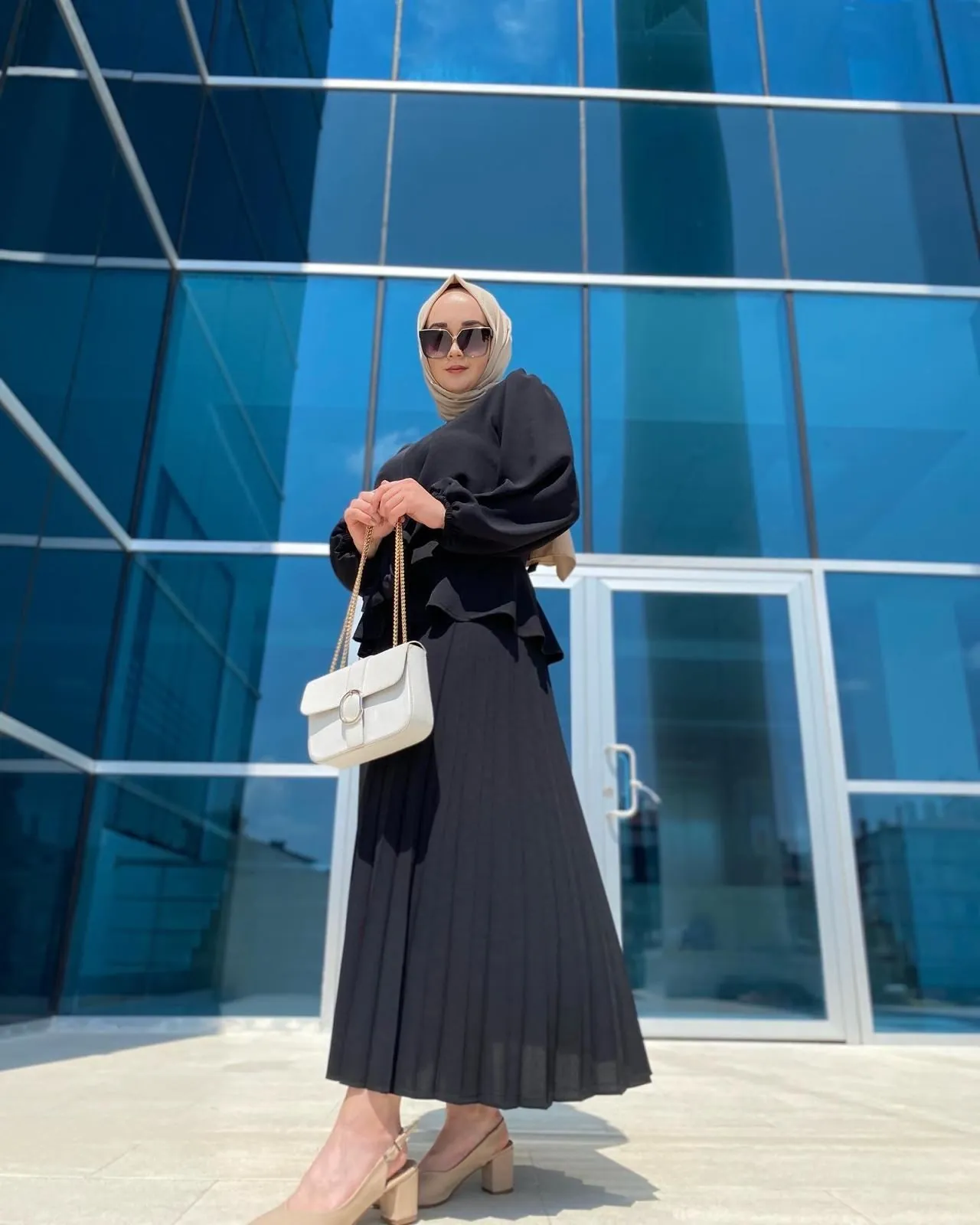 Moda Emira Pilise Etekli Bağlamalı Kadın Tesettür Takım - Siyah
