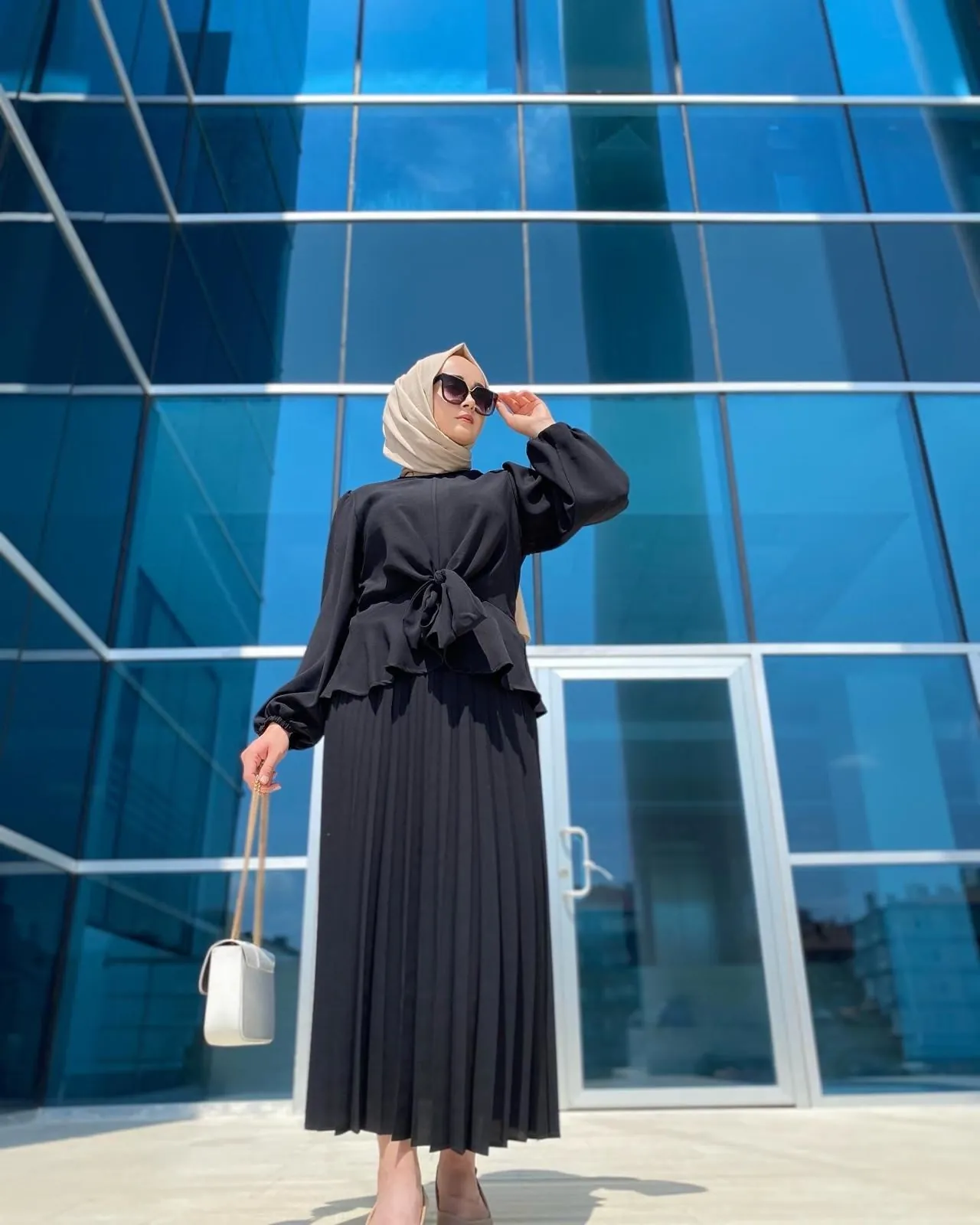 Moda Emira Pilise Etekli Bağlamalı Kadın Tesettür Takım - Siyah