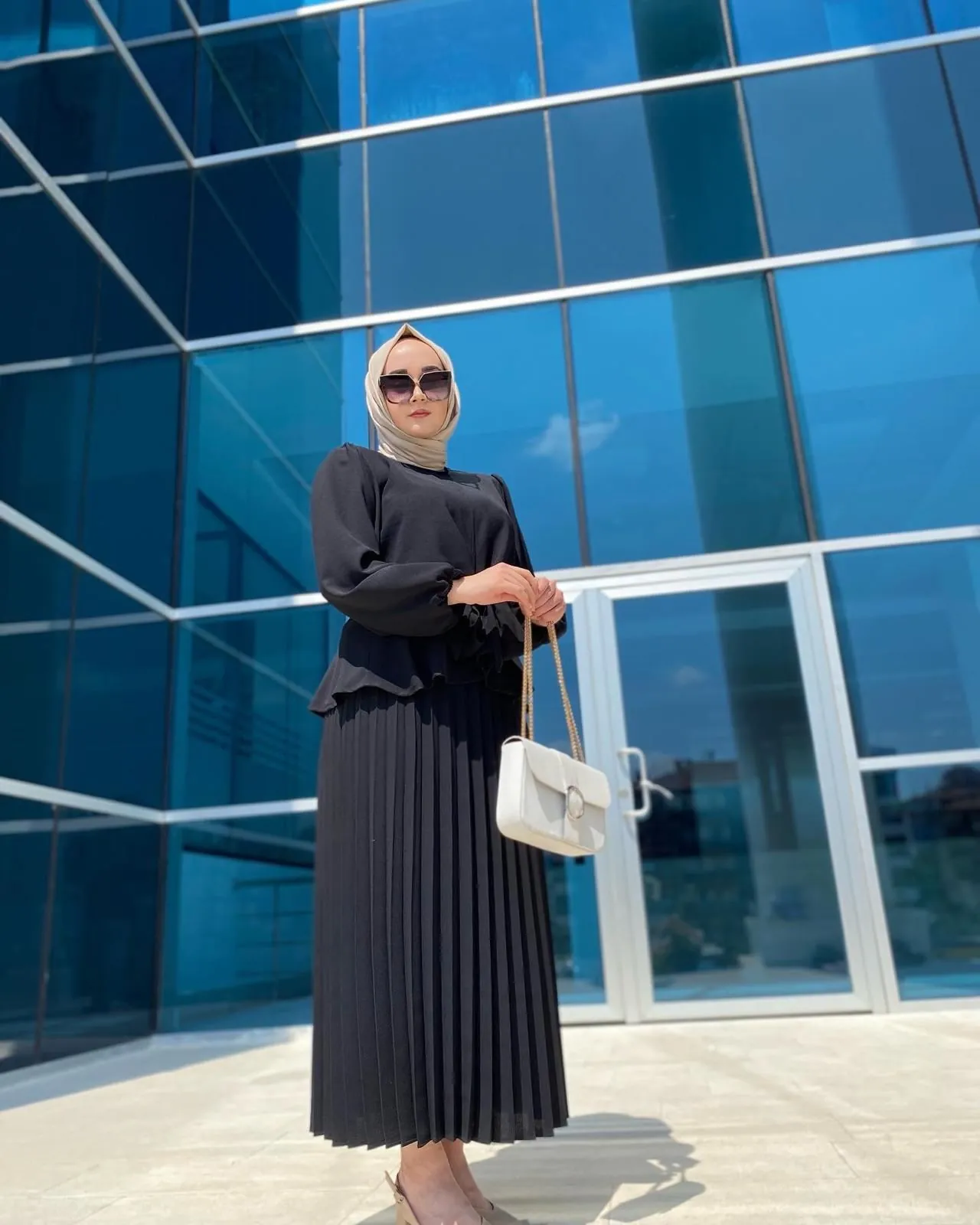 Moda Emira Pilise Etekli Bağlamalı Kadın Tesettür Takım - Siyah