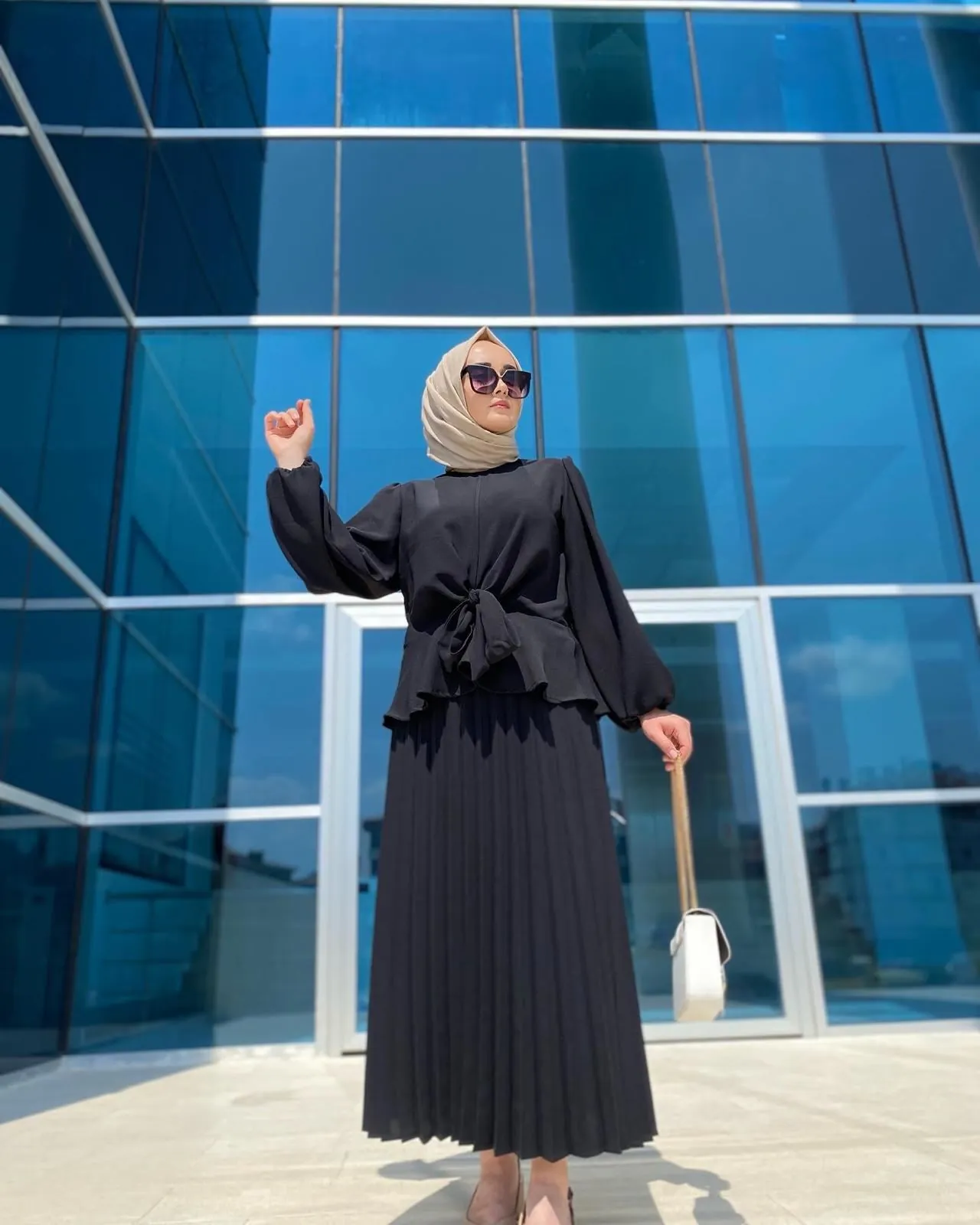 Moda Emira Pilise Etekli Bağlamalı Kadın Tesettür Takım - Siyah