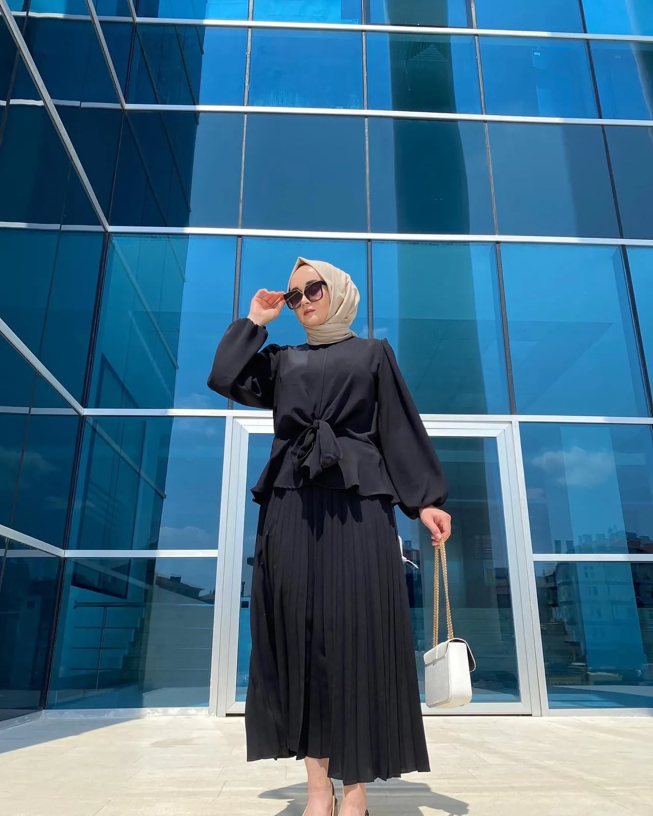Moda Emira Pilise Etekli Bağlamalı Kadın Tesettür Takım - Siyah