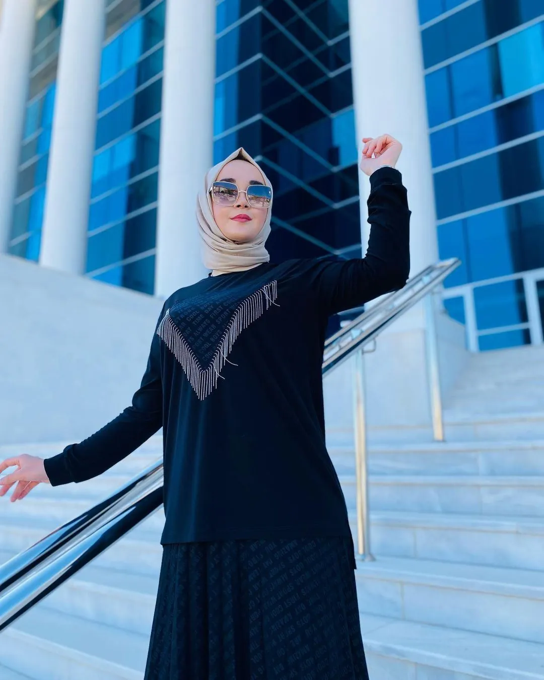 Moda Emira Pilise Etekli Zincirli Kadın Tesettür Takım