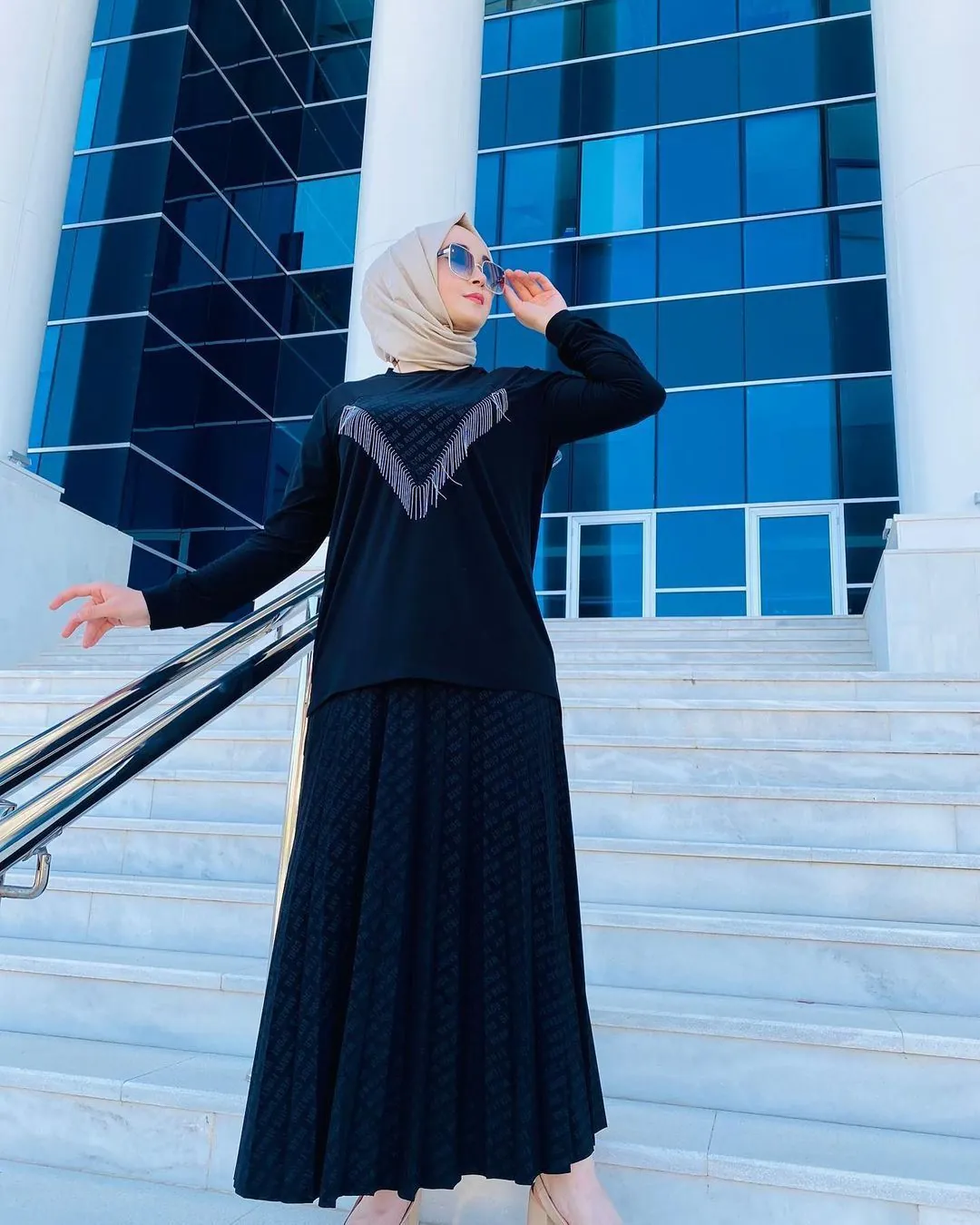 Moda Emira Pilise Etekli Zincirli Kadın Tesettür Takım