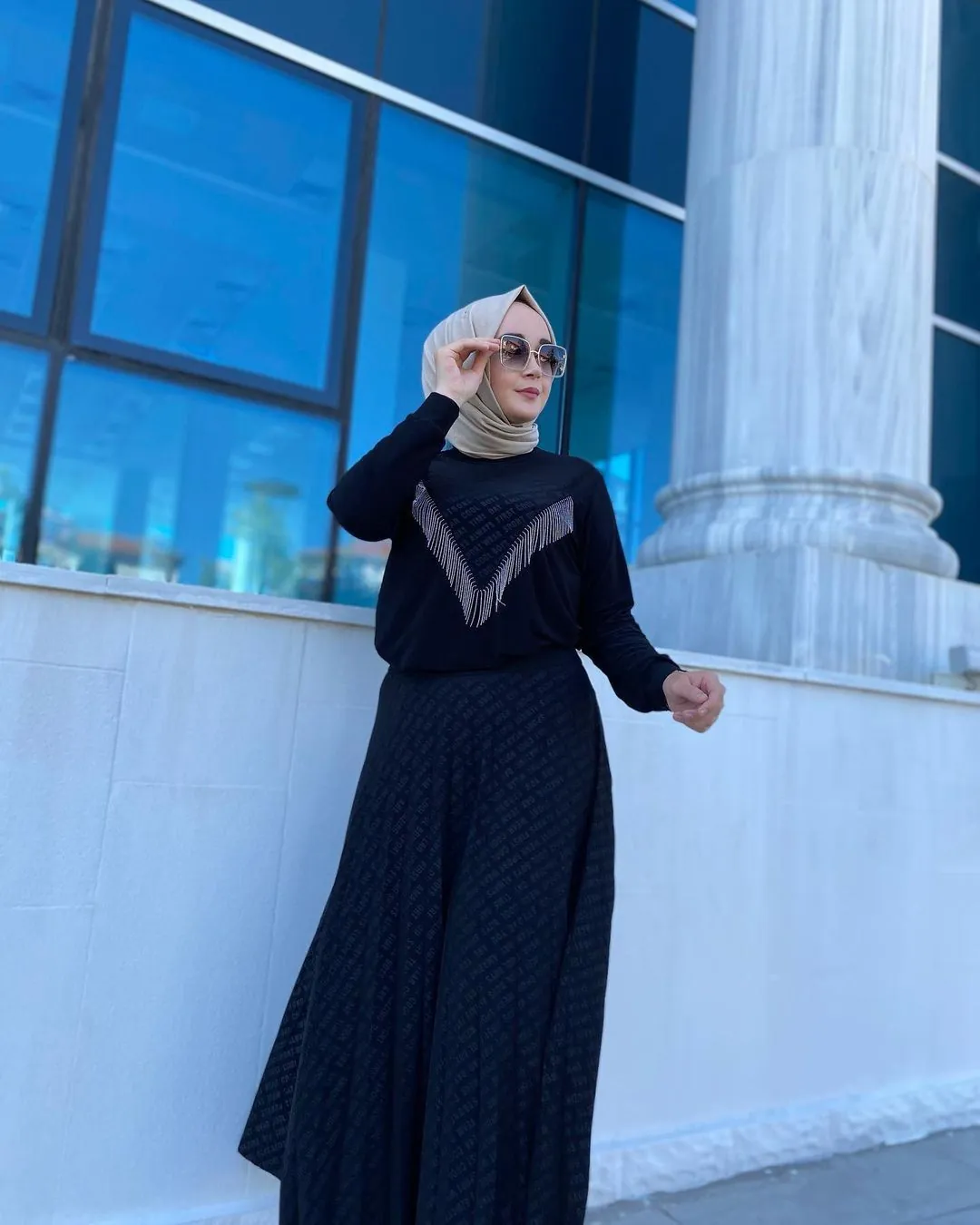 Moda Emira Pilise Etekli Zincirli Kadın Tesettür Takım