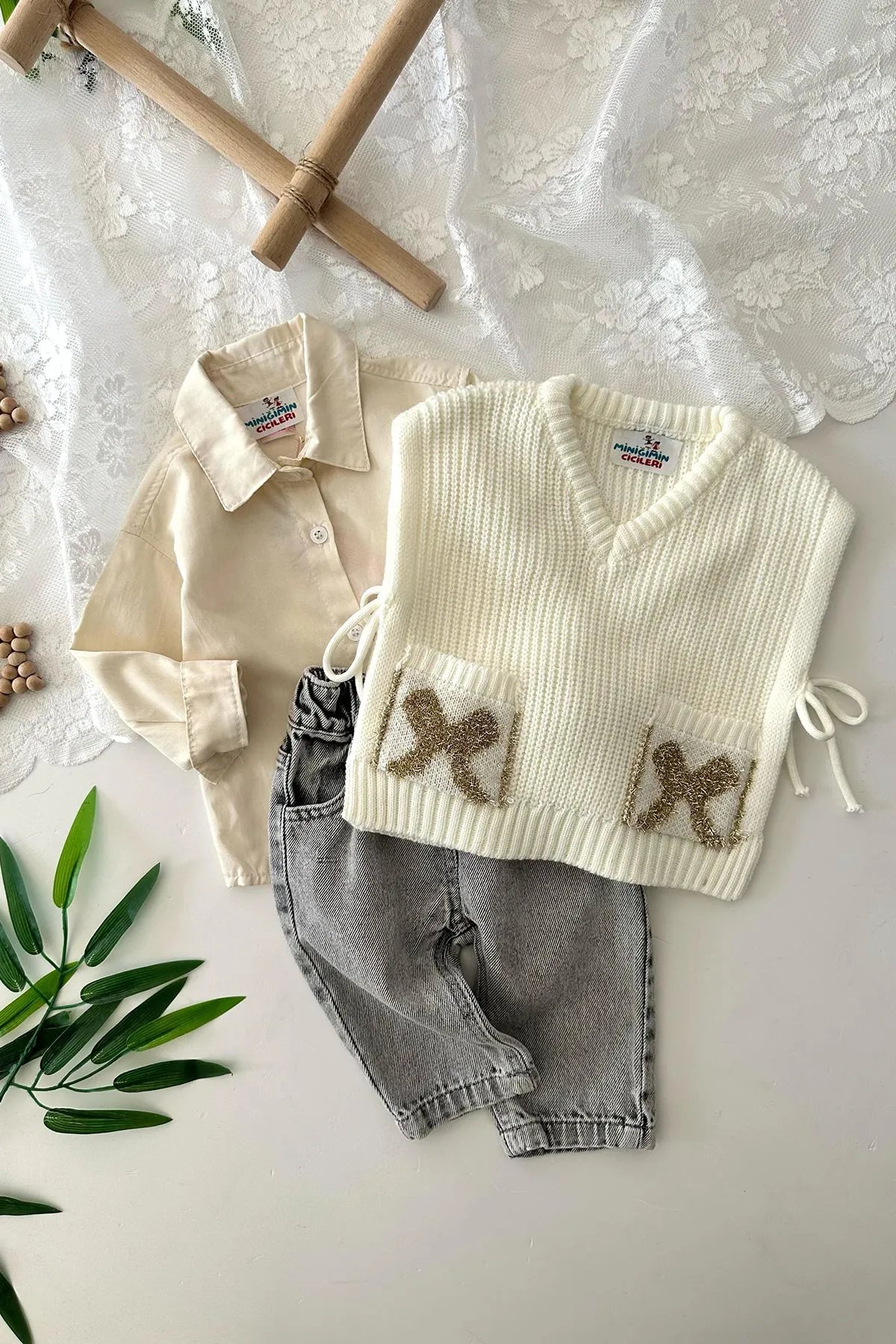 Miniğimin Cicileri Fiyonk Cep Detaylı Trikolu Kız Bebe 3 lü Takım - Krem