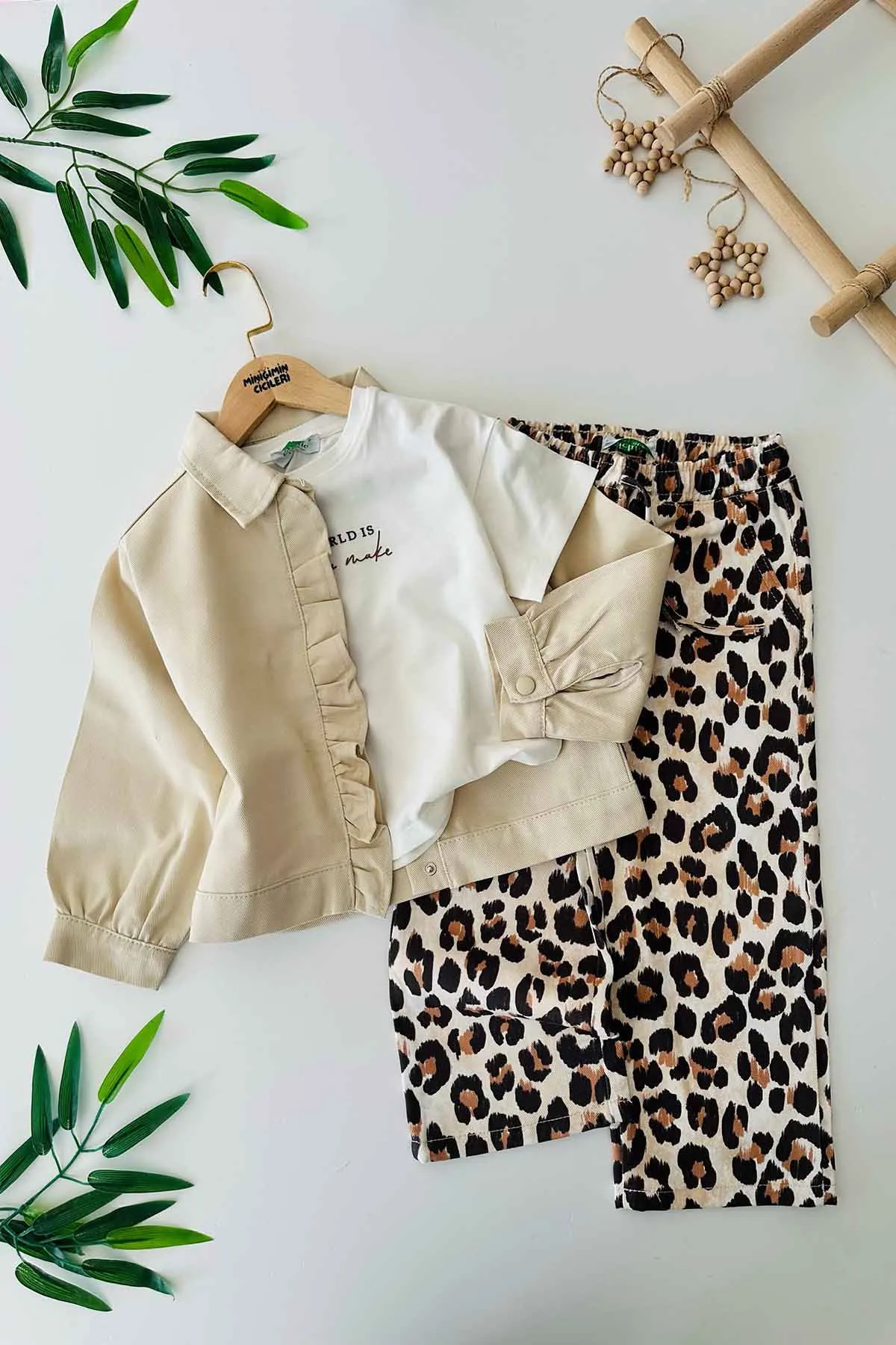 Miniğimin Cicileri Fırfır Detaylı Leopar Pamuk Gabardin 3 lü Kız Çocuk Takım - Taş