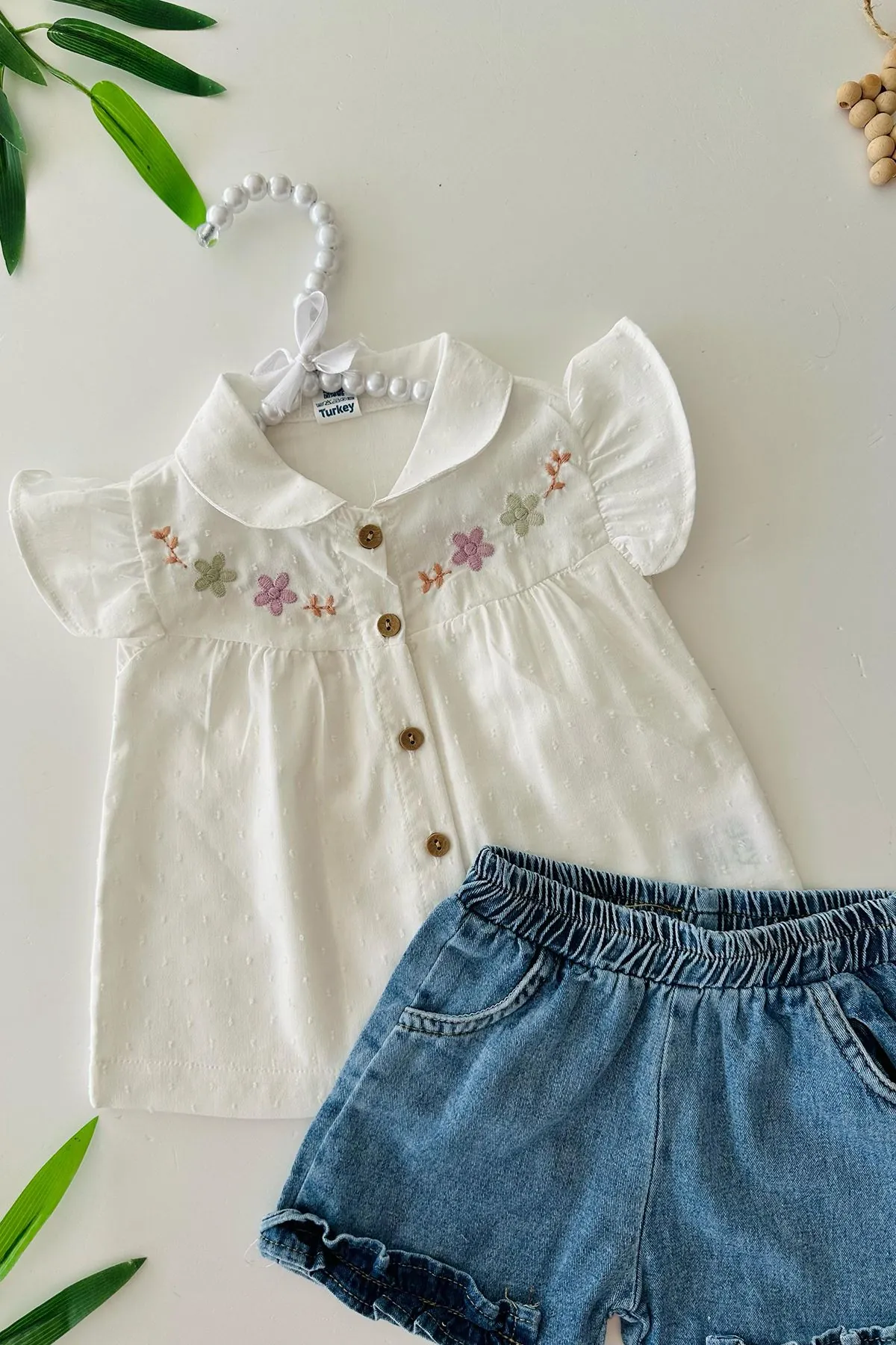 Miniğimin Cicileri Nakış Çiçek Desenli Kot Şortlu Kız Bebe 2 li Takım - Beyaz