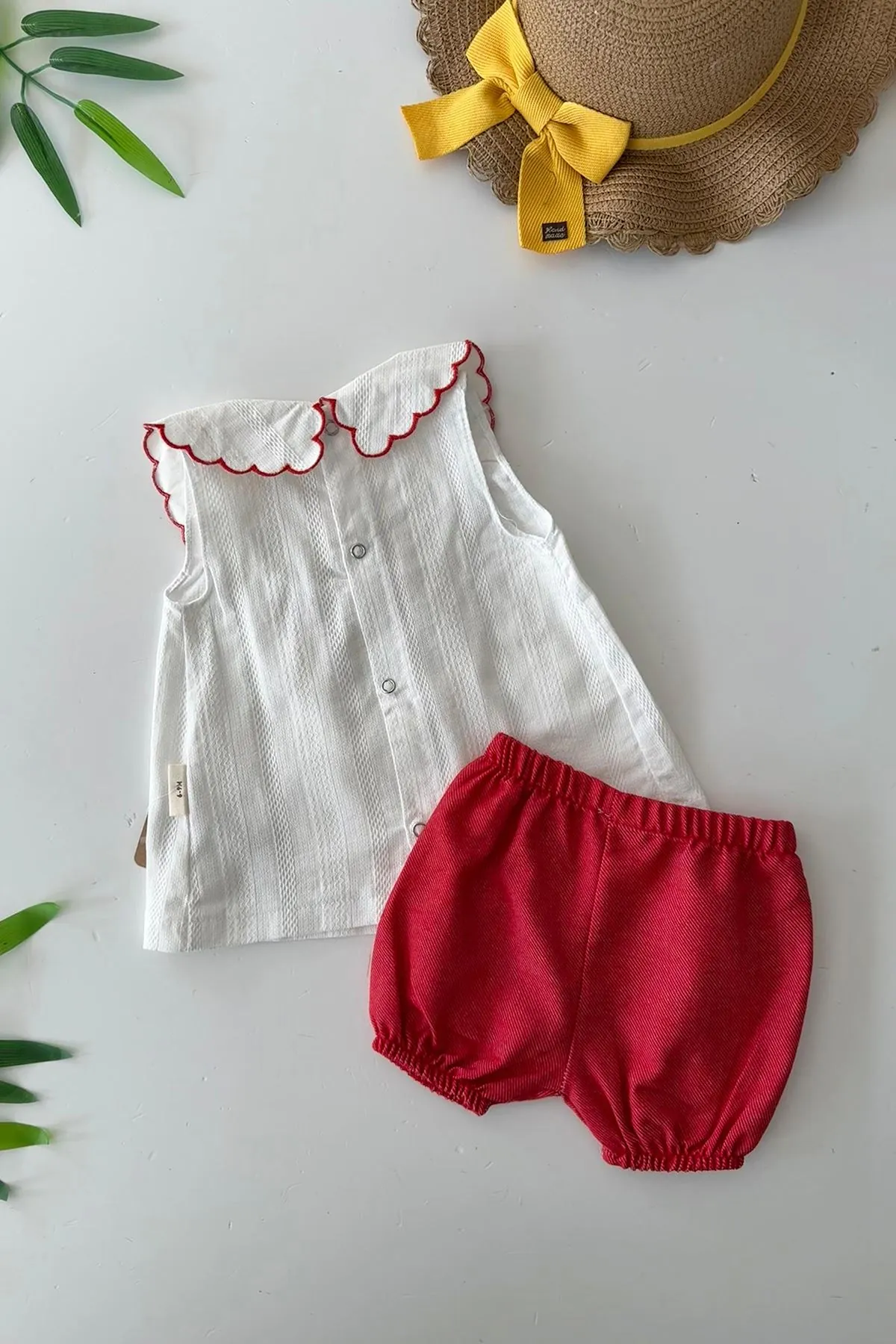 Miniğimin Cicileri Yaka Nakış Detaylo Şortlu Kız Bebe 2 li Takım - Kırmızı