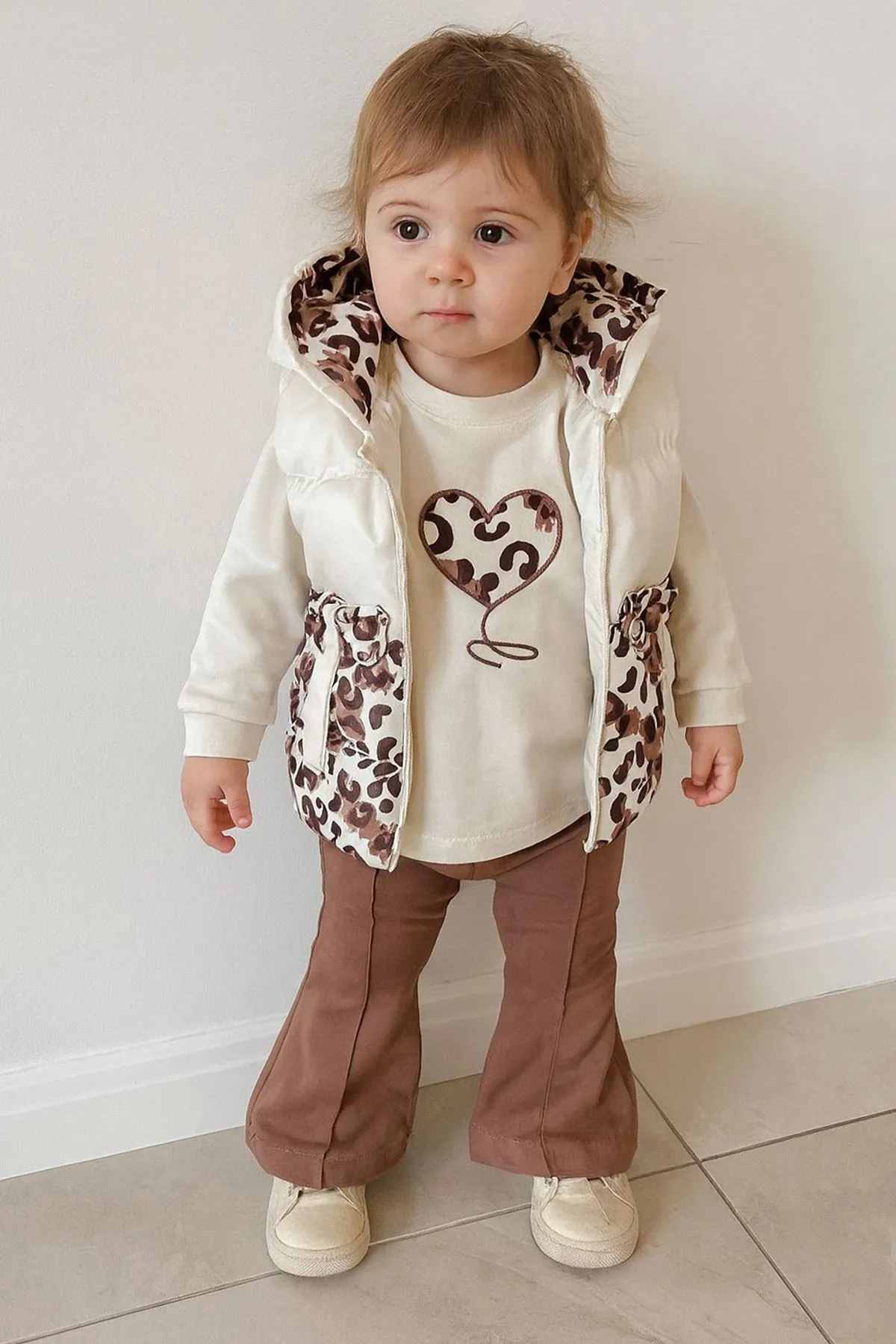 Miniğimin Cicileri Leopar Fiyonk Detaylı Şişme Yelekli Kız Bebe 3 lü Takım - Koyu Kahve