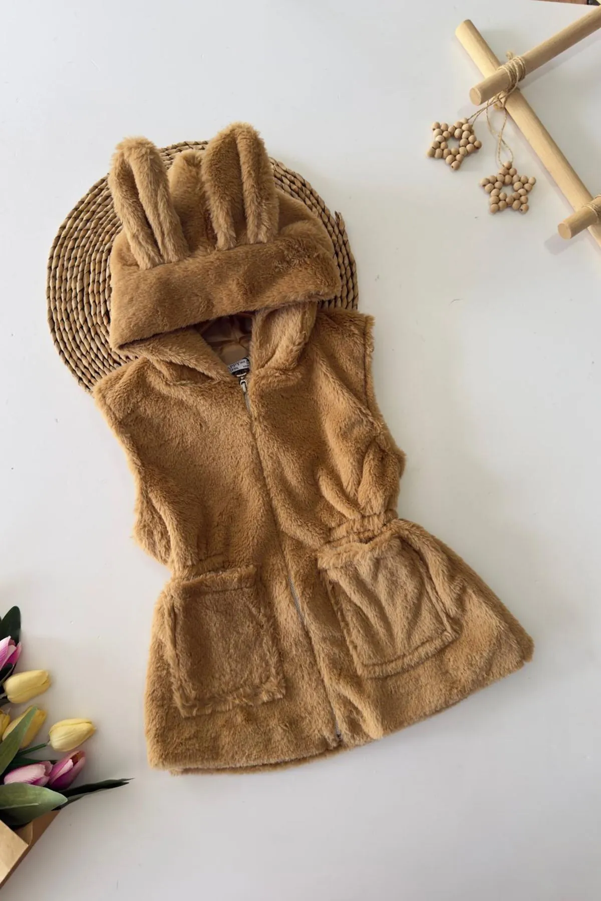 Miniğimin Cicileri Kulak Detaylı Peluş Cepli Çocuk Yelek - Taba