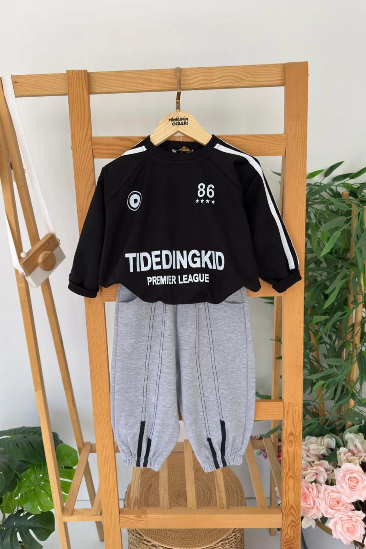 Miniğimin Cicileri Erkek Çocuk Şerit Detaylı Sweatshirt ve Eşofman Altı Spor Takım 2’li - Siyah