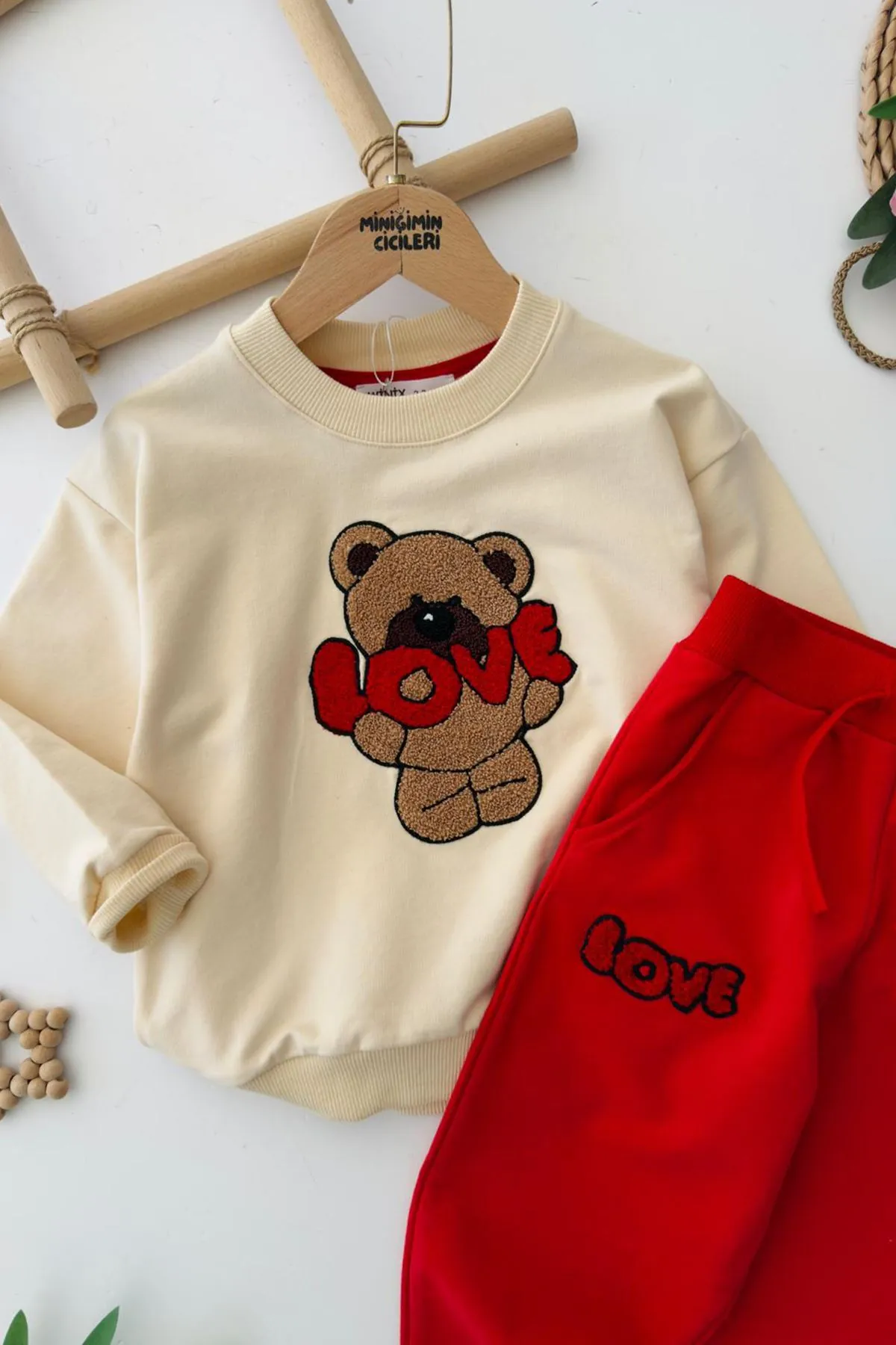 Miniğimin Cicileri Love Bear Panç İşleme Detaylı Erkek Çocuk Takım - Kırmızı