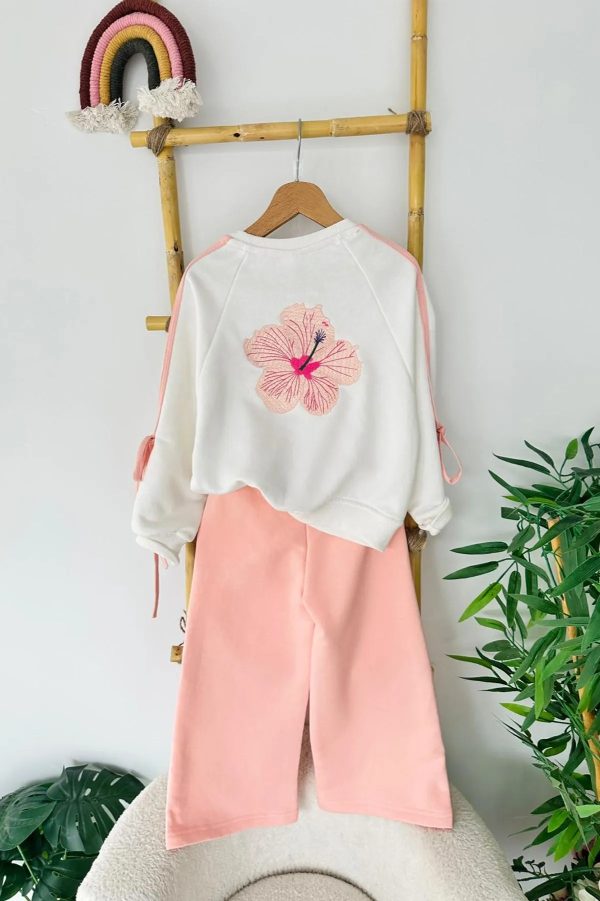 Miniğimin Cicileri Hibiskus Çiçek İşlemeli Fiyonk Detaylı Kız Çocuk Takım - Pembe