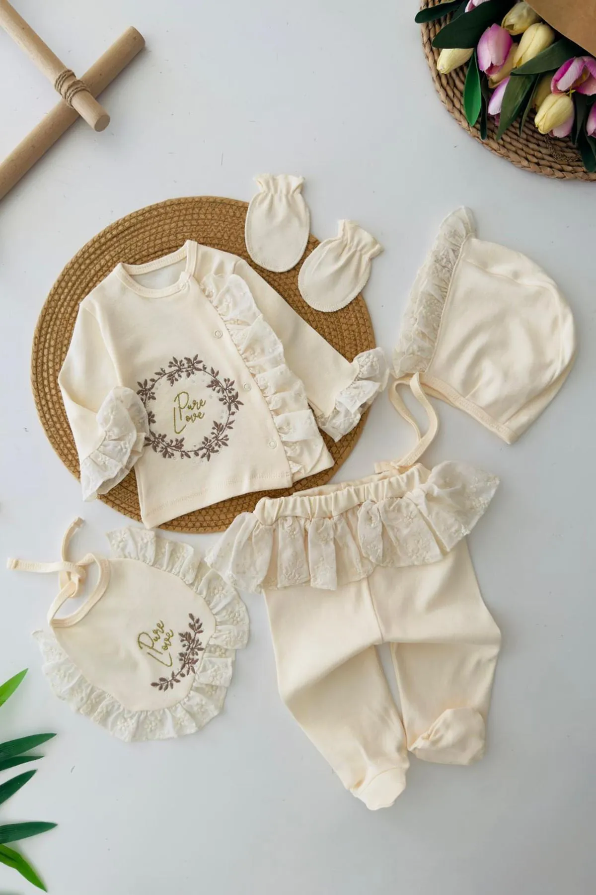 Miniğimin Cicileri Güpür Detaylı İşlemeli Kız Bebe 5 li Hastane Çıkışı Set - Krem