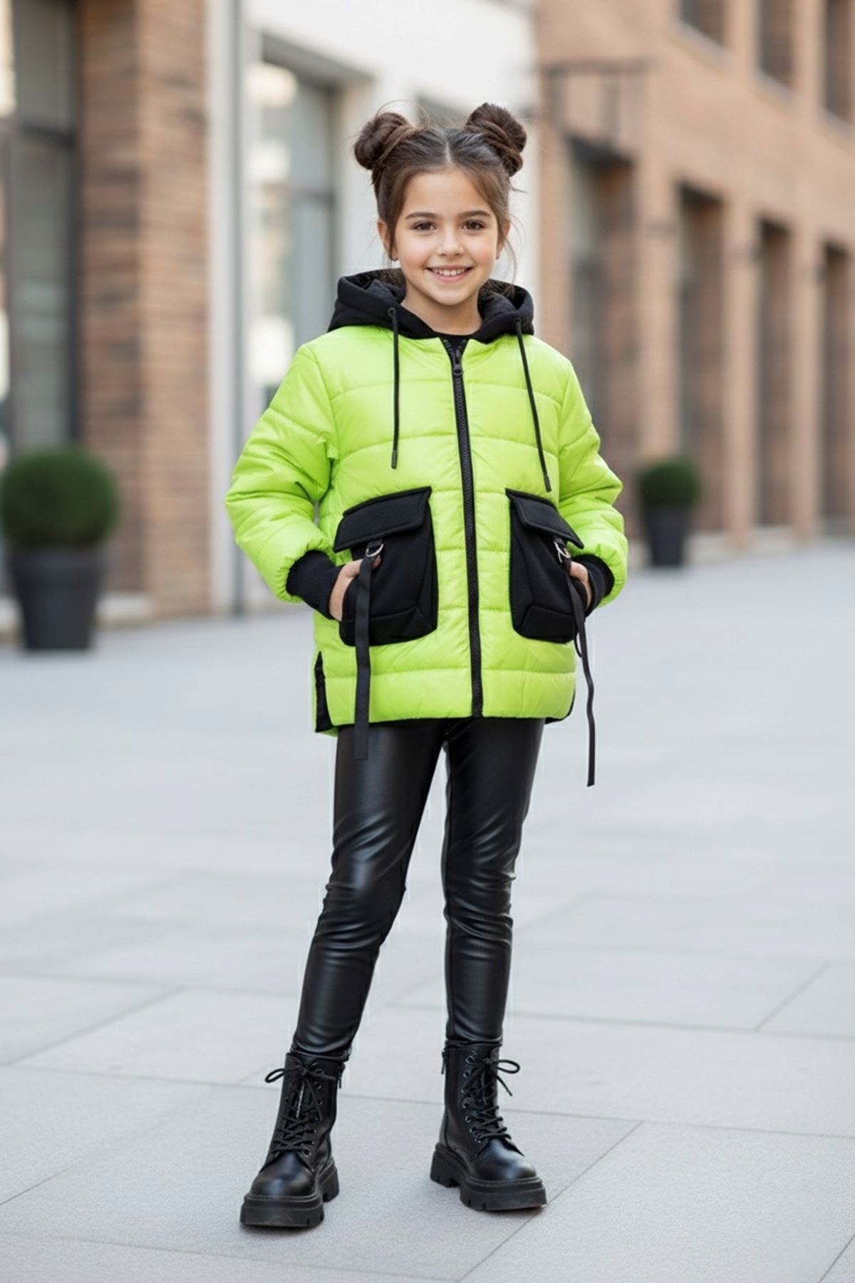 Minigimin Cicileri Arkası Karakterli Neon Baskılı Mont - Yeşil