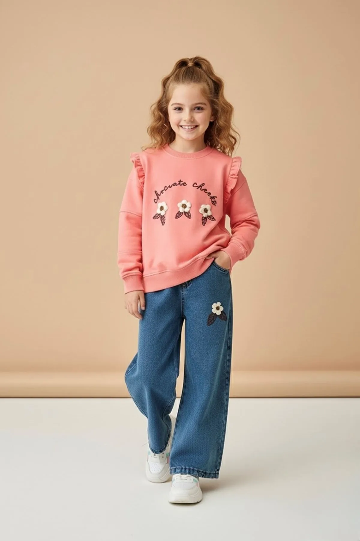 Miniğimin Cicileri Çiçek Nakışlı Sweat & Kot Pantolon 2’li Kız Takımı  - Pembe