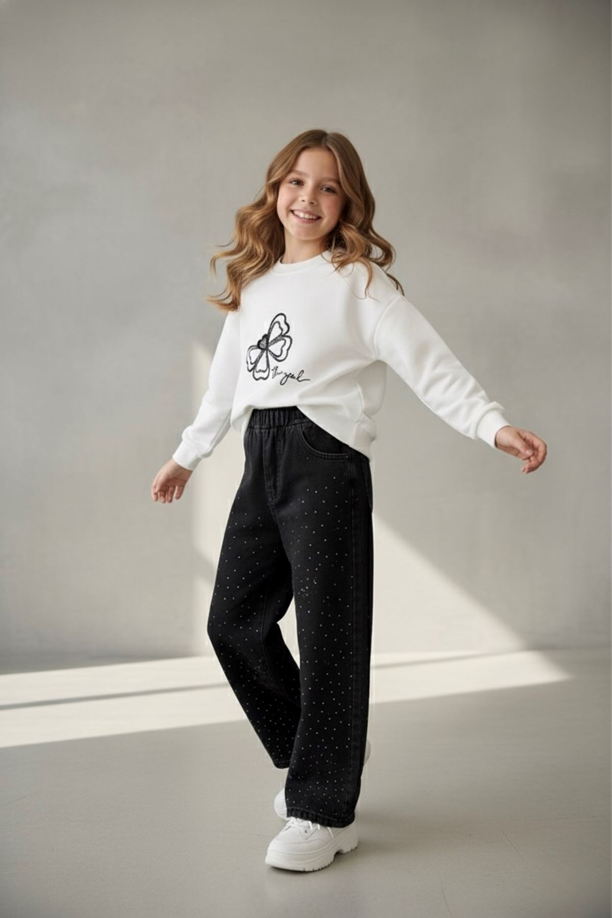 Miniğimin Cicileri Kelebek Nakış Detaylı Kız Çocuk Bol Taşlı Pantolonlu Takım - Siyah