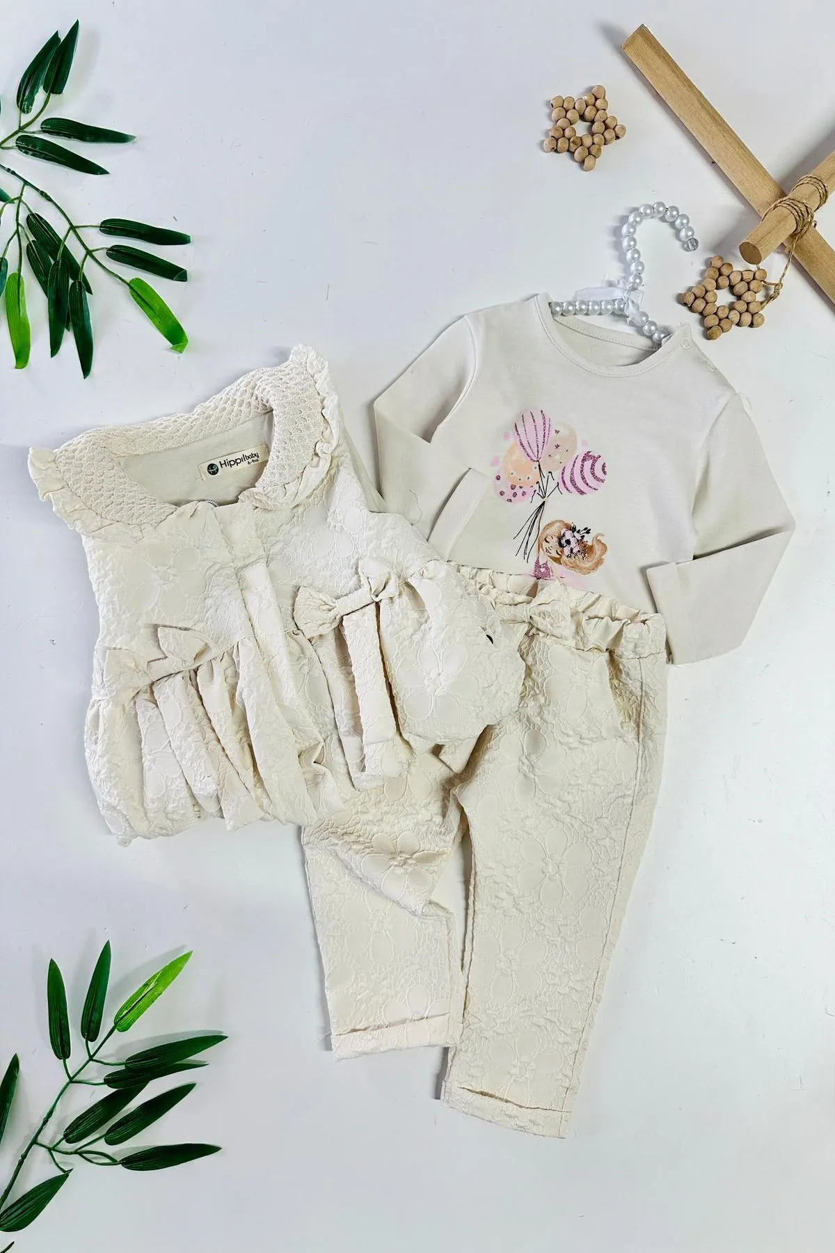 Miniğimin Cicileri Jakarlı Fiyonk Detaylı Şişme Yelekli Kız Bebek 3 lü Takım - Krem