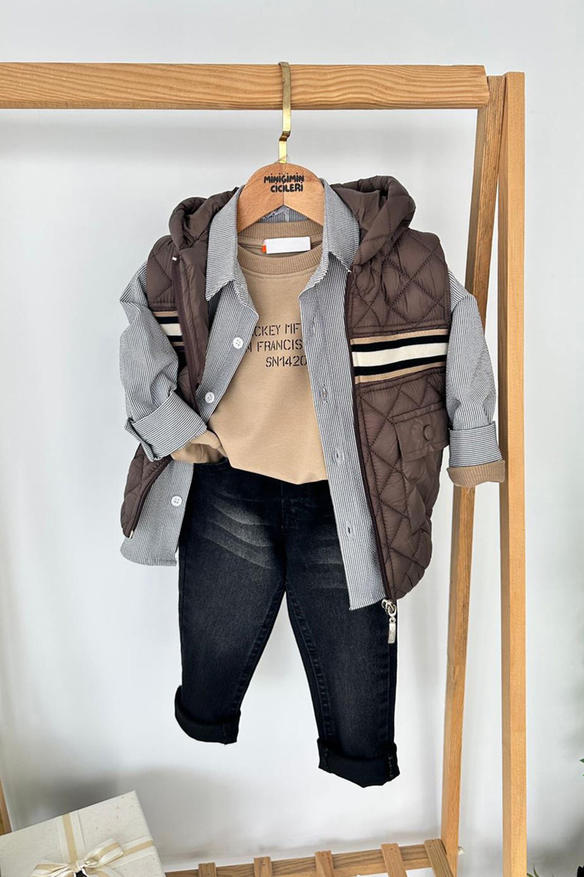 Miniğimin Cicileri Kapitone Şişme Yelekli Gömlekli Erkek Çocuk 4’lü Kombin - Kahve