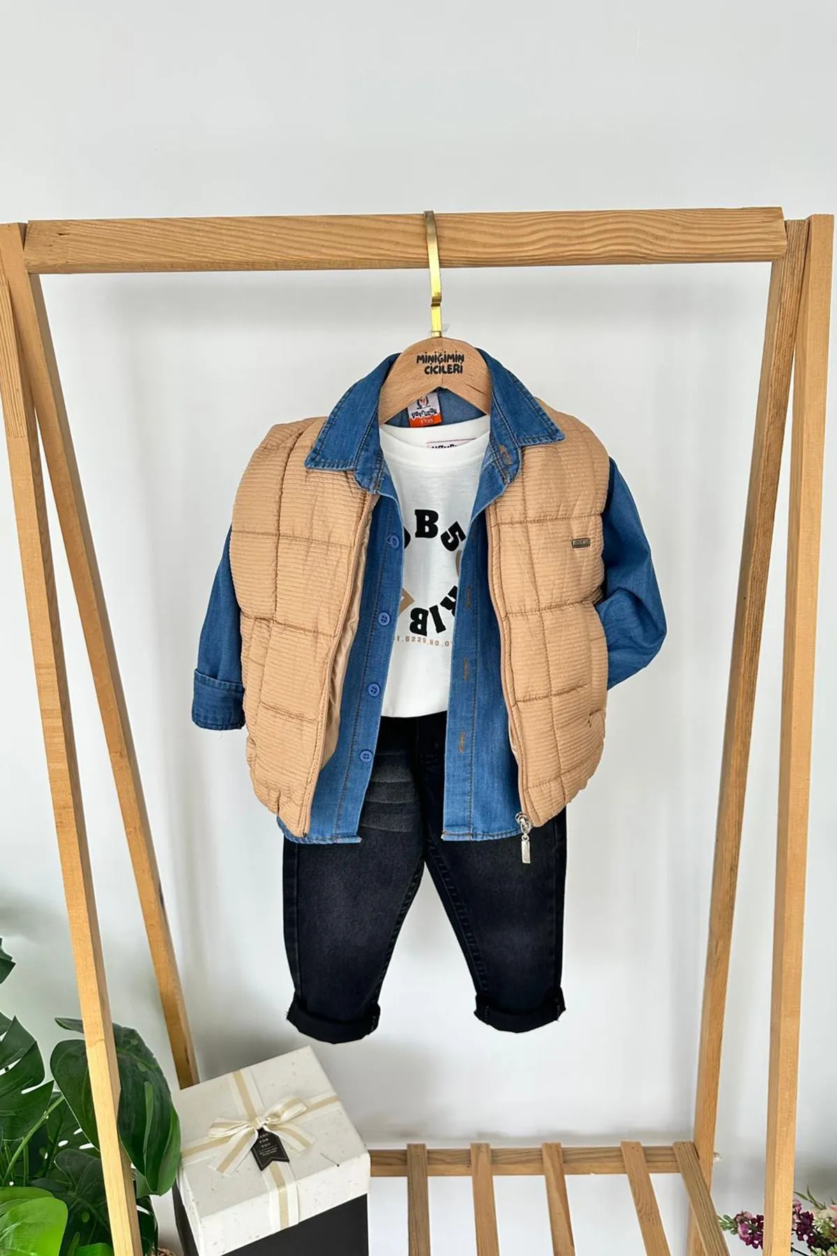 Miniğimin Cicileri Şişme Yelekli Tencel Gömlekli Erkek Çocuk 4 lü Kombin - Camel