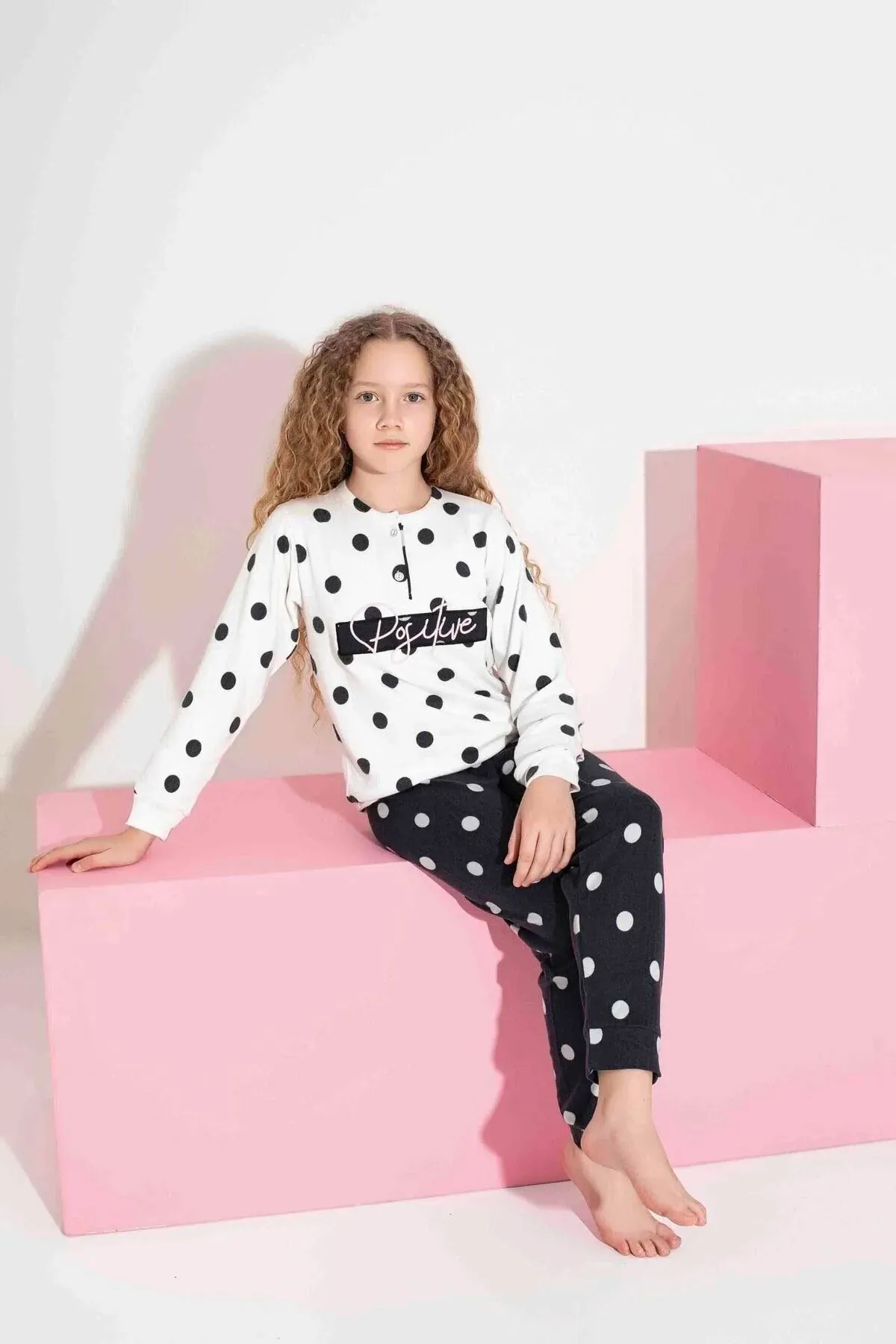 Miniğimin Cicileri Termal Kumaş Puantiye Desenli Kız Çocuk Pijama Takımı - SiyahBeyaz