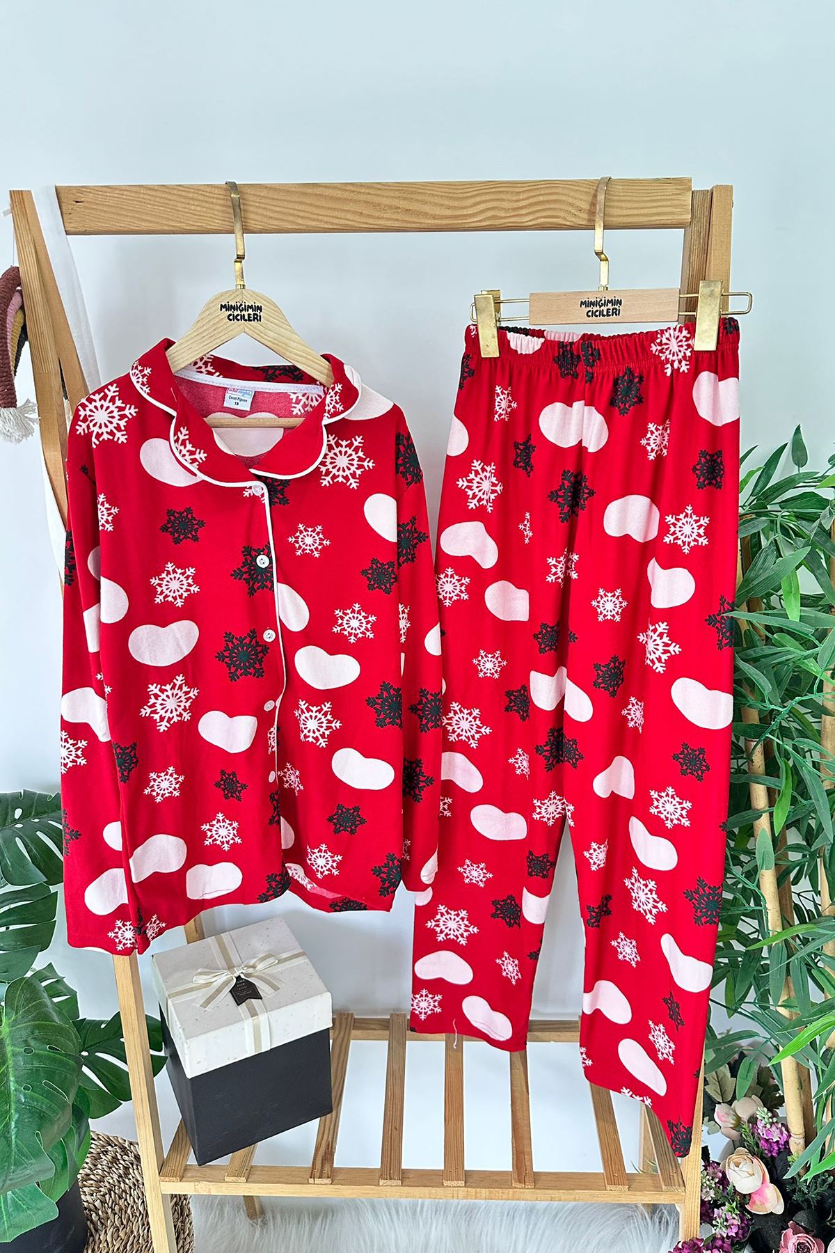 Miniğimin Cicileri Kalp Kar Tanesi ç Desenli Süet Kız Çocuk Pijama Takımı - Kırmızı