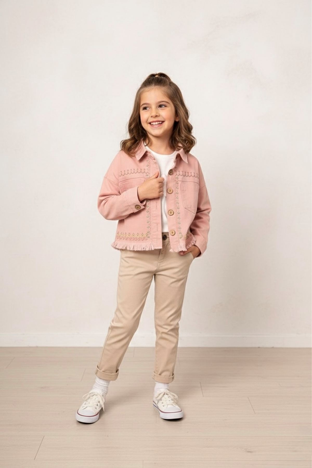 Miniğimin Cicileri (5-8 Yaş) Nakışlı Cepli Kız Çocuk Ceketli Takım - Pudra