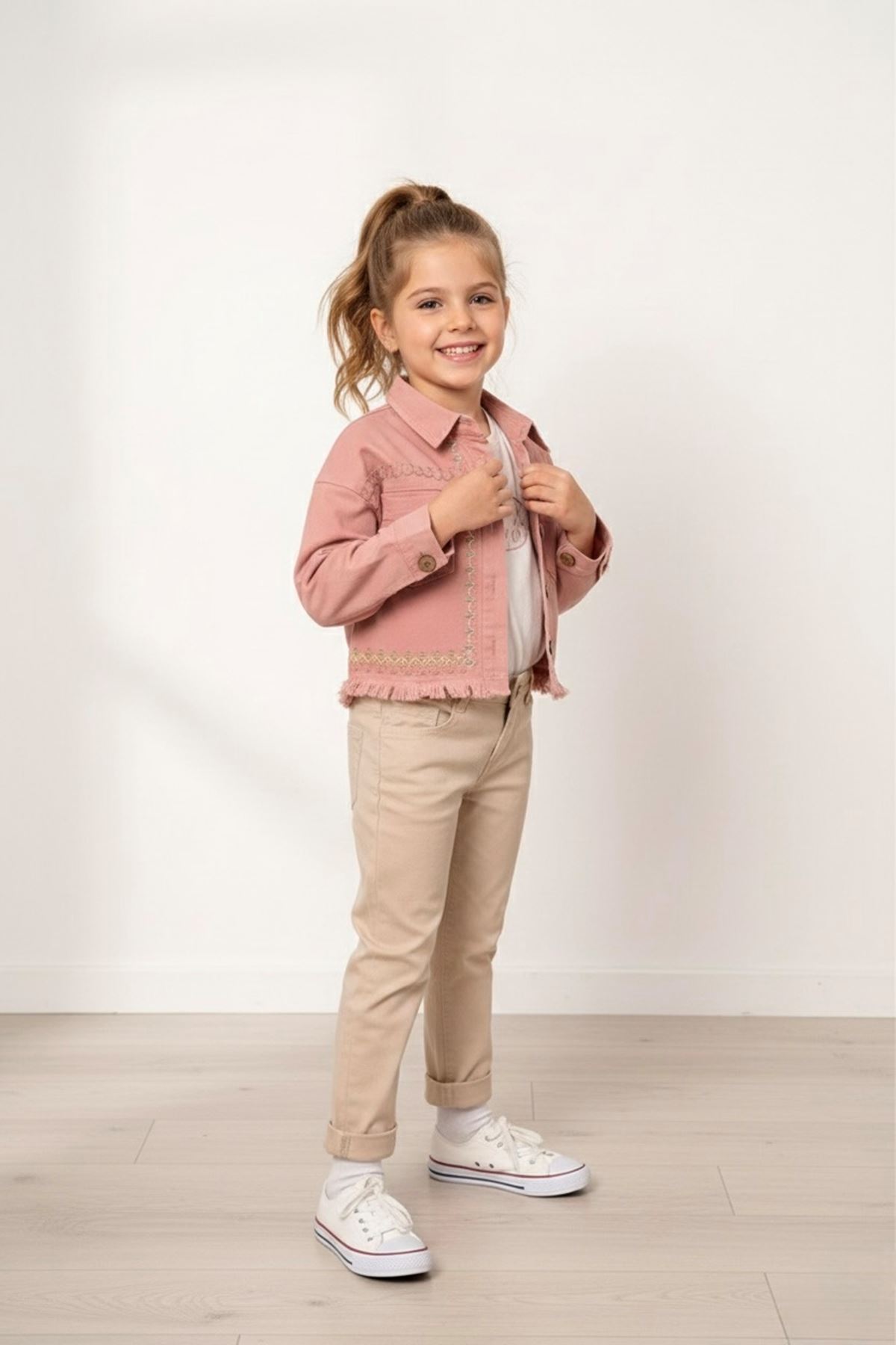 Miniğimin Cicileri (5-8 Yaş) Nakışlı Cepli Kız Çocuk Ceketli Takım - Pembe