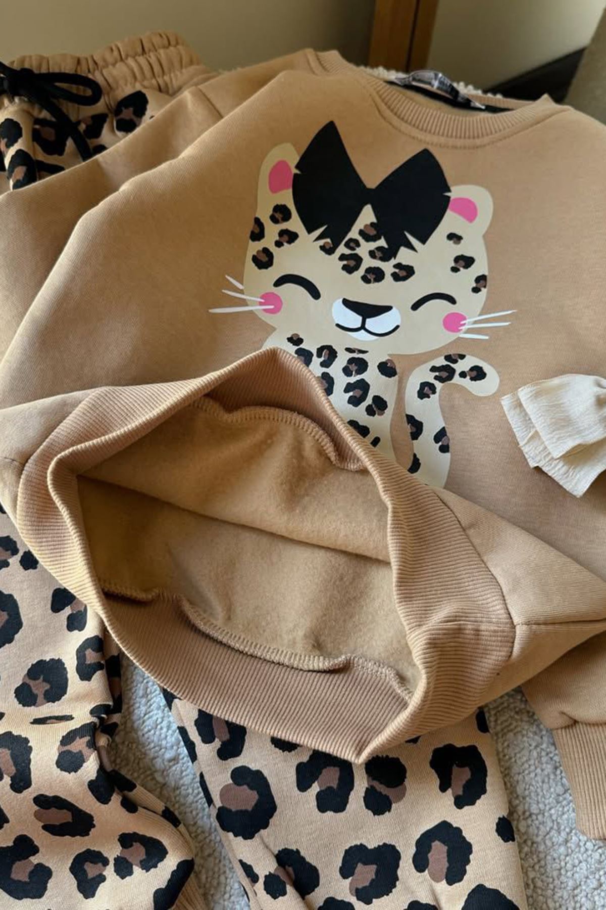 Miniğimin Cicileri Kesicil Baskılı Leopar Detaylı Kız Çocuk Kışlık Takım - Bej