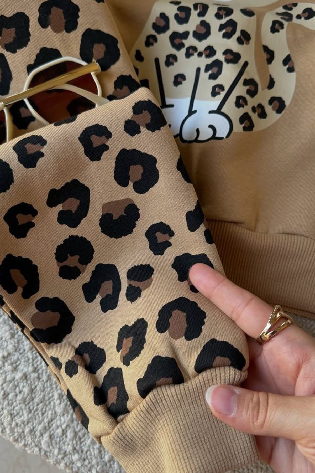 Miniğimin Cicileri Kesicil Baskılı Leopar Detaylı Kız Çocuk Kışlık Takım - Bej
