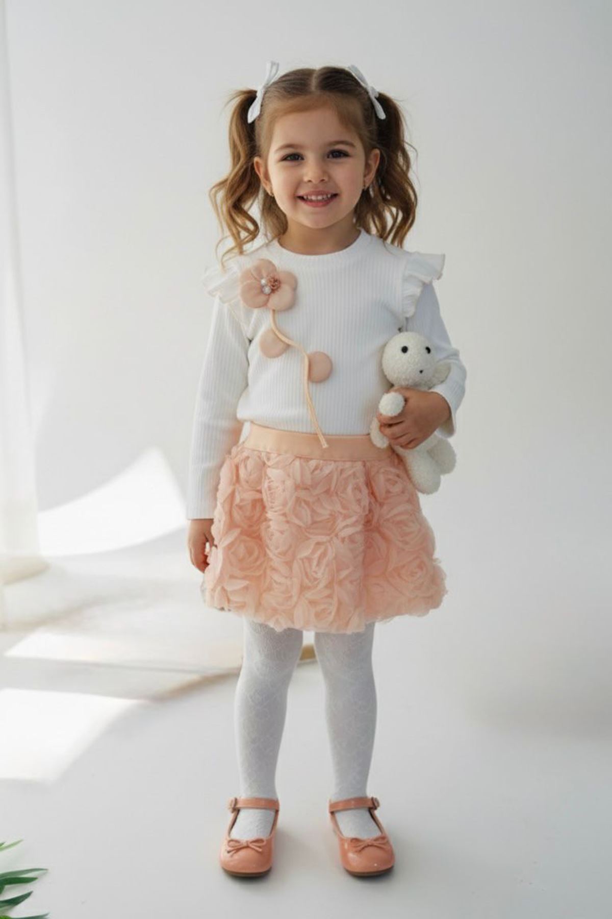 Miniğimin Cicileri Gül Detaylı Şortetekli Kız Çocuk Takım - Somon