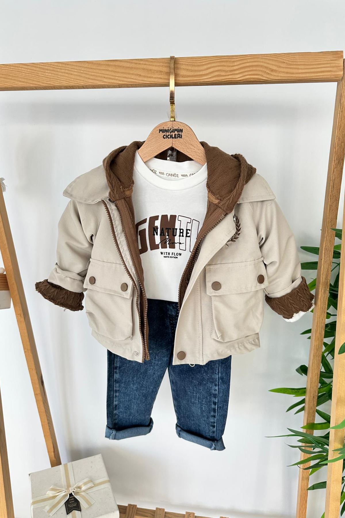 Miniğimin Cicileri Kapüşonlu Örgü Hırkalı  Erkek Çocuk Montlu Kot Pantolon 3 lü Takım - Krem