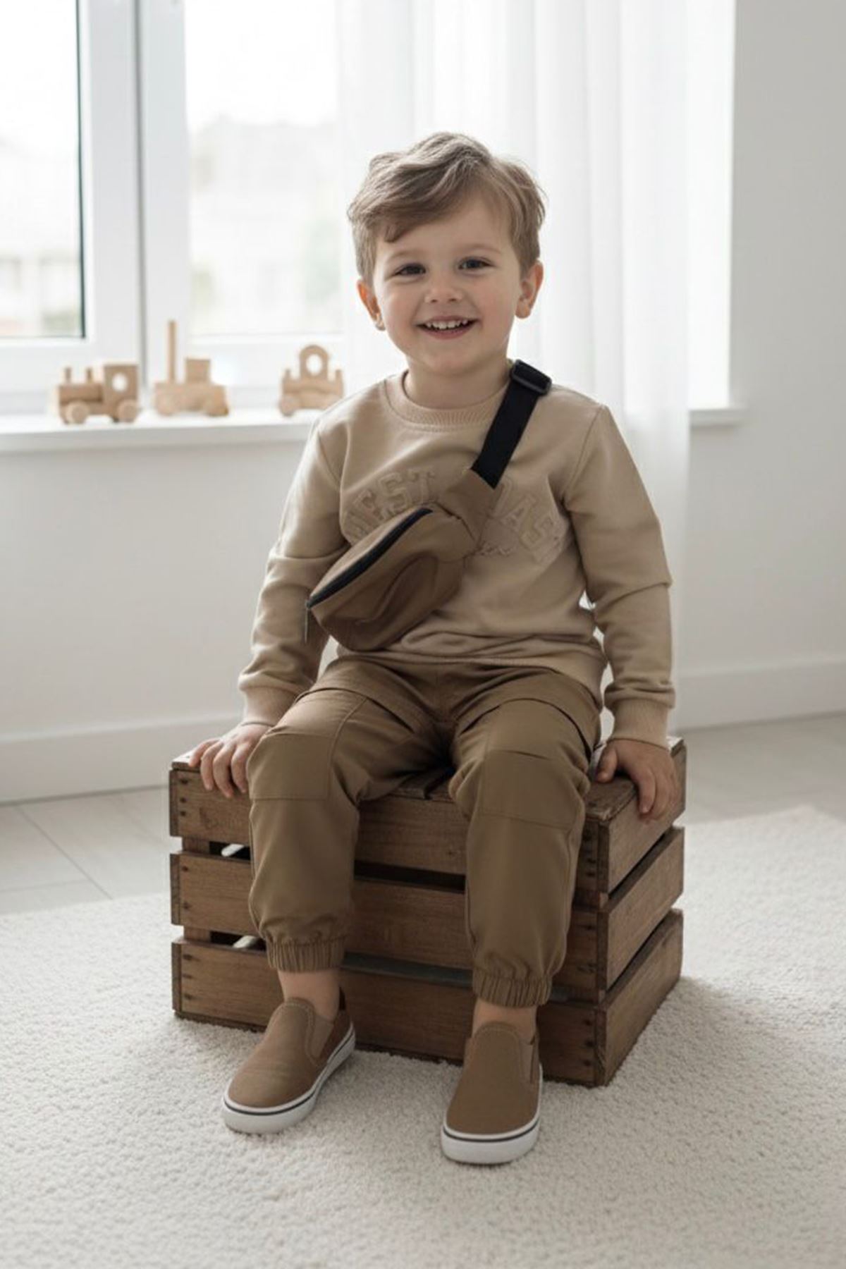 Miniğimin Cicileri Kravatlı Baklava Desenli Süveterli Gömlekli Pileli Etek Kız Çocuk Takım - Kahve