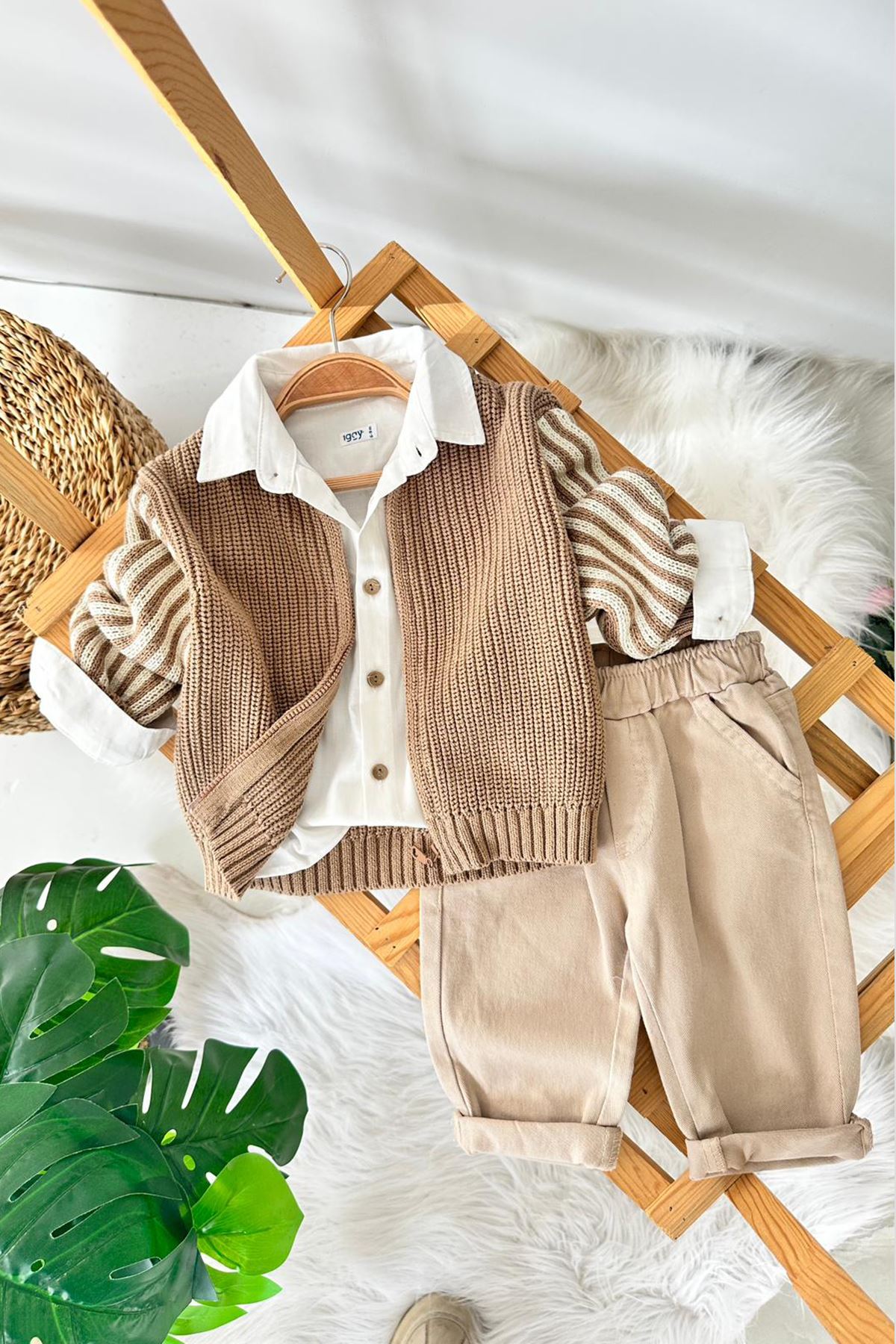 Miniğimin Cicileri Örgü Hırkalı Erkek Bebek 3 lü Pamuk Takım - Kahverengi