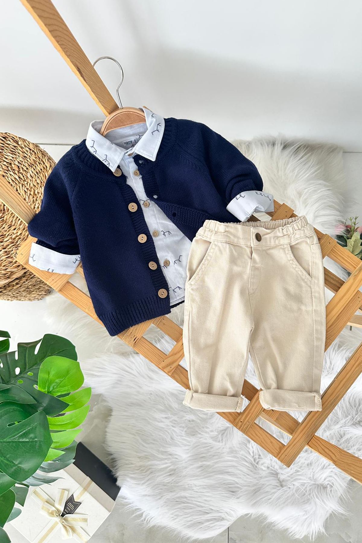 Miniğimin Cicileri Şık Triko Hırkalı Desenli Gömlek Pantolon Erkek Bebek 3’lü Takım - Lacivert