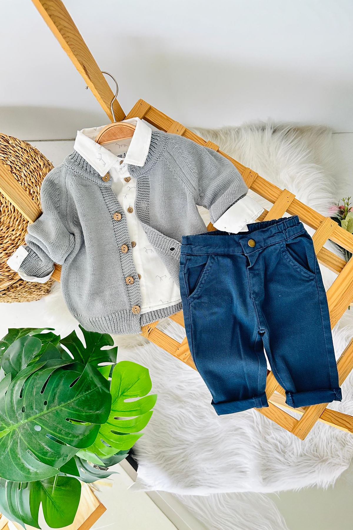 Miniğimin Cicileri Şık Triko Hırkalı Desenli Gömlek Pantolon Erkek Bebek 3’lü Takım - Gri