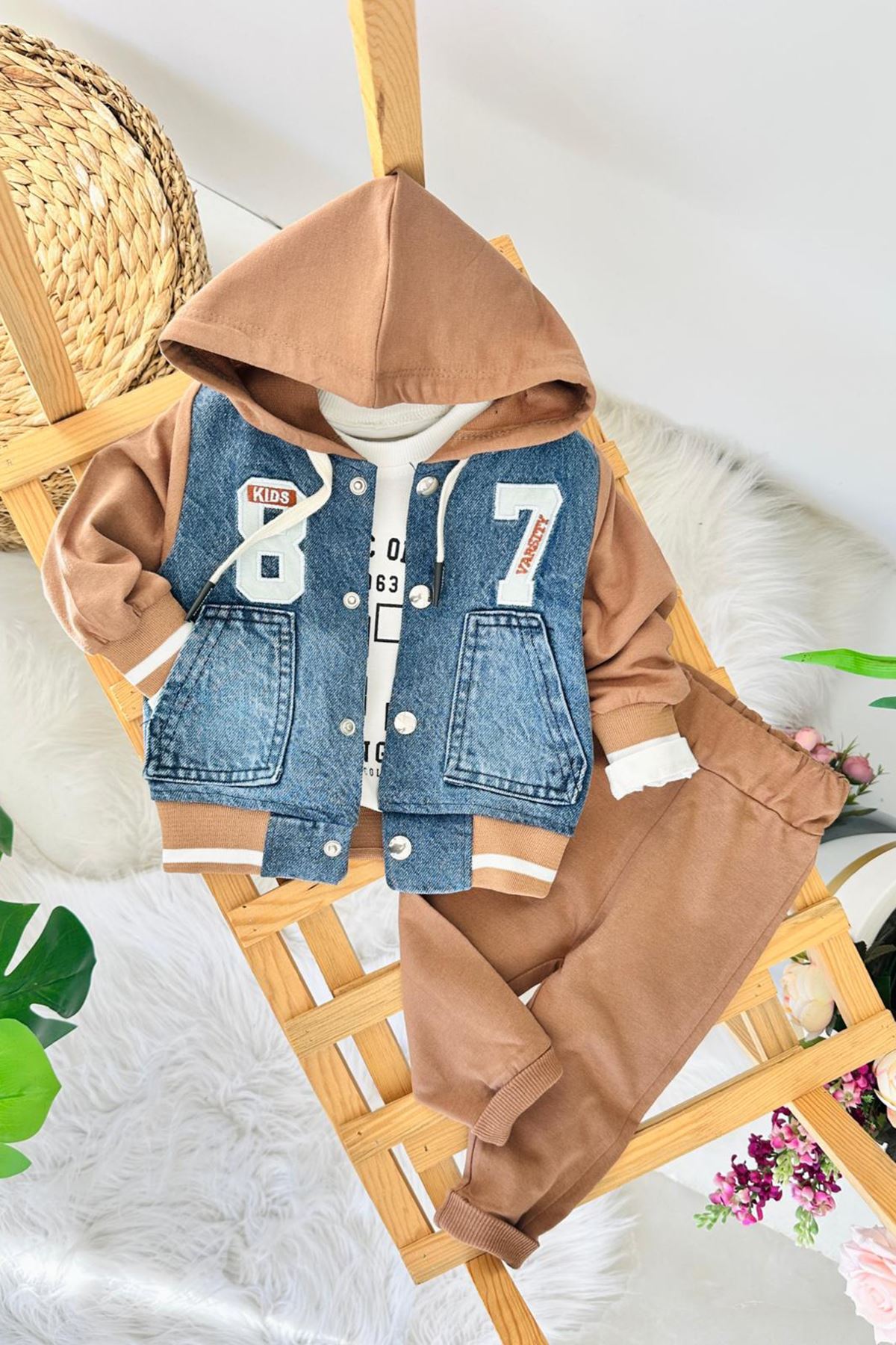 Miniğimin Cicileri 87 Armalı Kot Detaylı Kapüşonlu Erkek Bebek Takım - Kahverengi