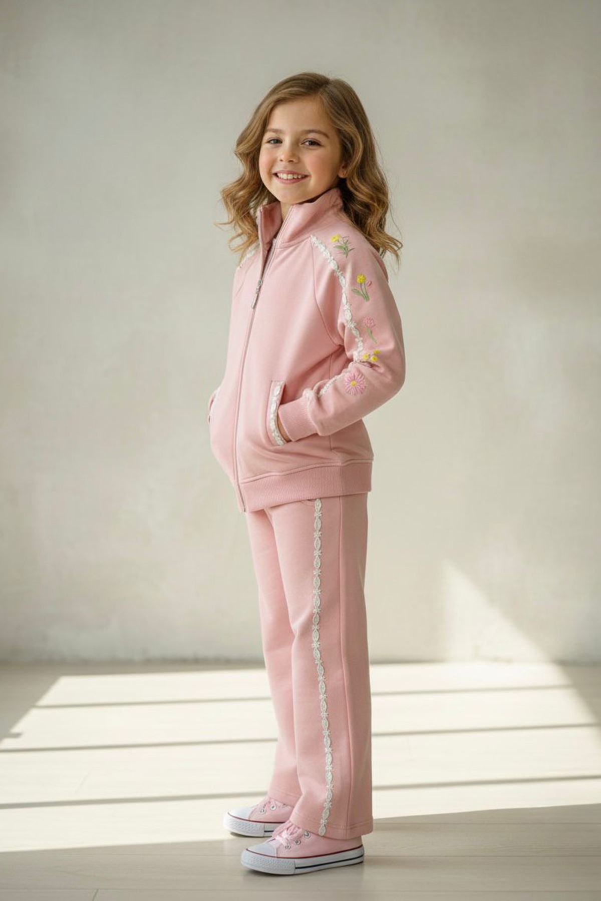 Miniğimin Cicileri Nakış Detaylı Fermuarlı Kız Çocuk Eşofman Takımı - Pembe