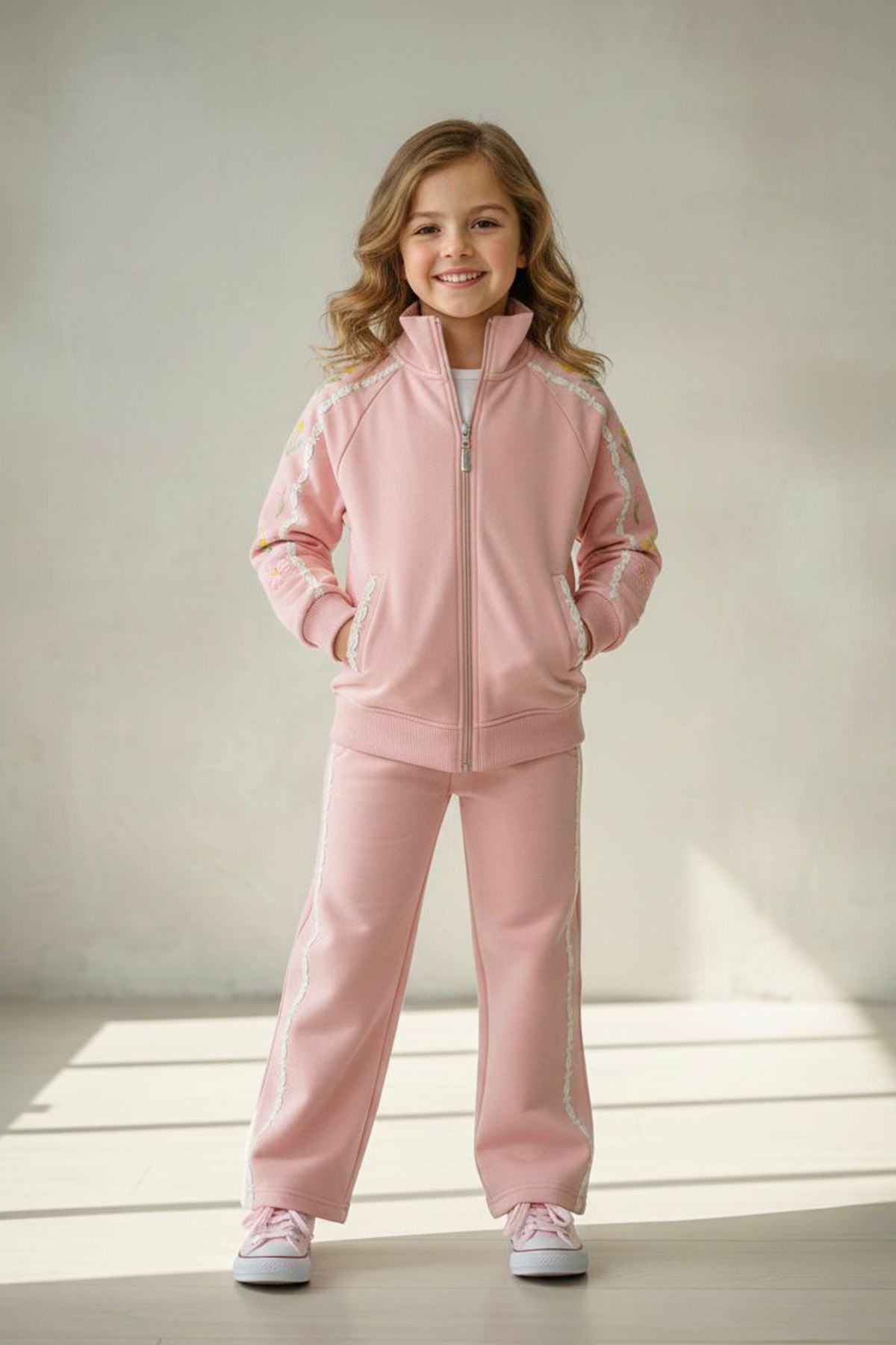 Miniğimin Cicileri Nakış Detaylı Fermuarlı Kız Çocuk Eşofman Takımı - Pembe