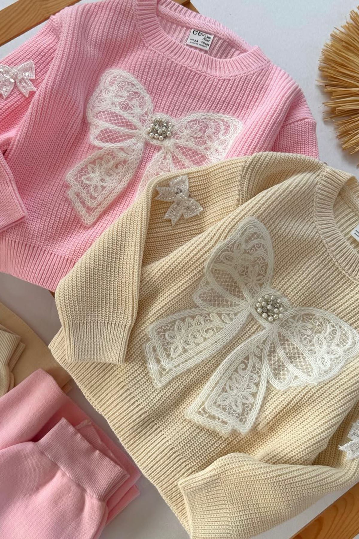 Miniğimin Cicileri Fiyonk Detaylı Triko Kız Çocuk Takım - Krem