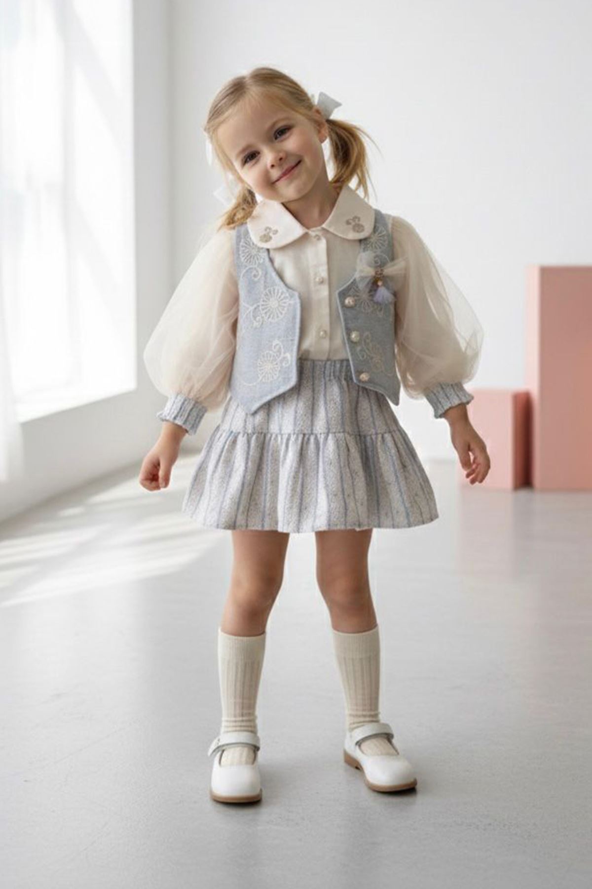 Miniğimin Cicileri Vintage Nakış Detaylı Yelekli Kız Çocuk Elbise Takımı - Gri
