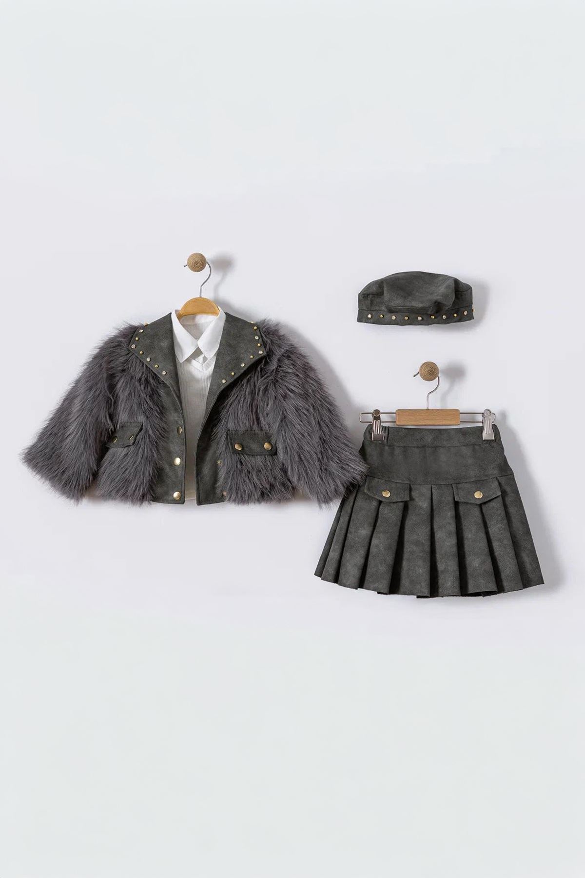 Miniğimin Cicileri Kürk Detaylı Ceketli Pileli Etek ve Şapkalı Kız Çocuk Takım - Gri