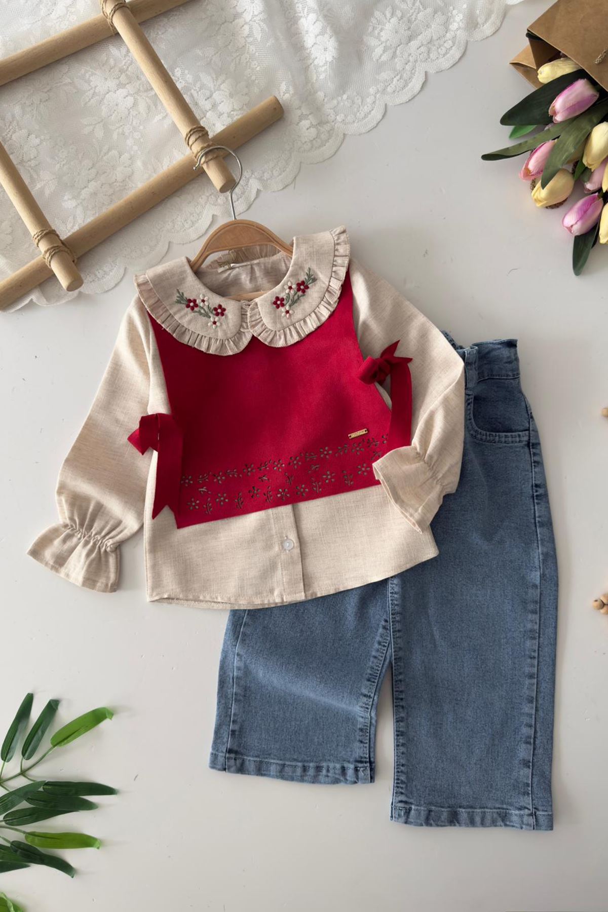 Miniğimin Cicileri Yaka Çiçek İşleme Süet Detaylı Kız Çocuk 3 lü Takım - Kırmızı