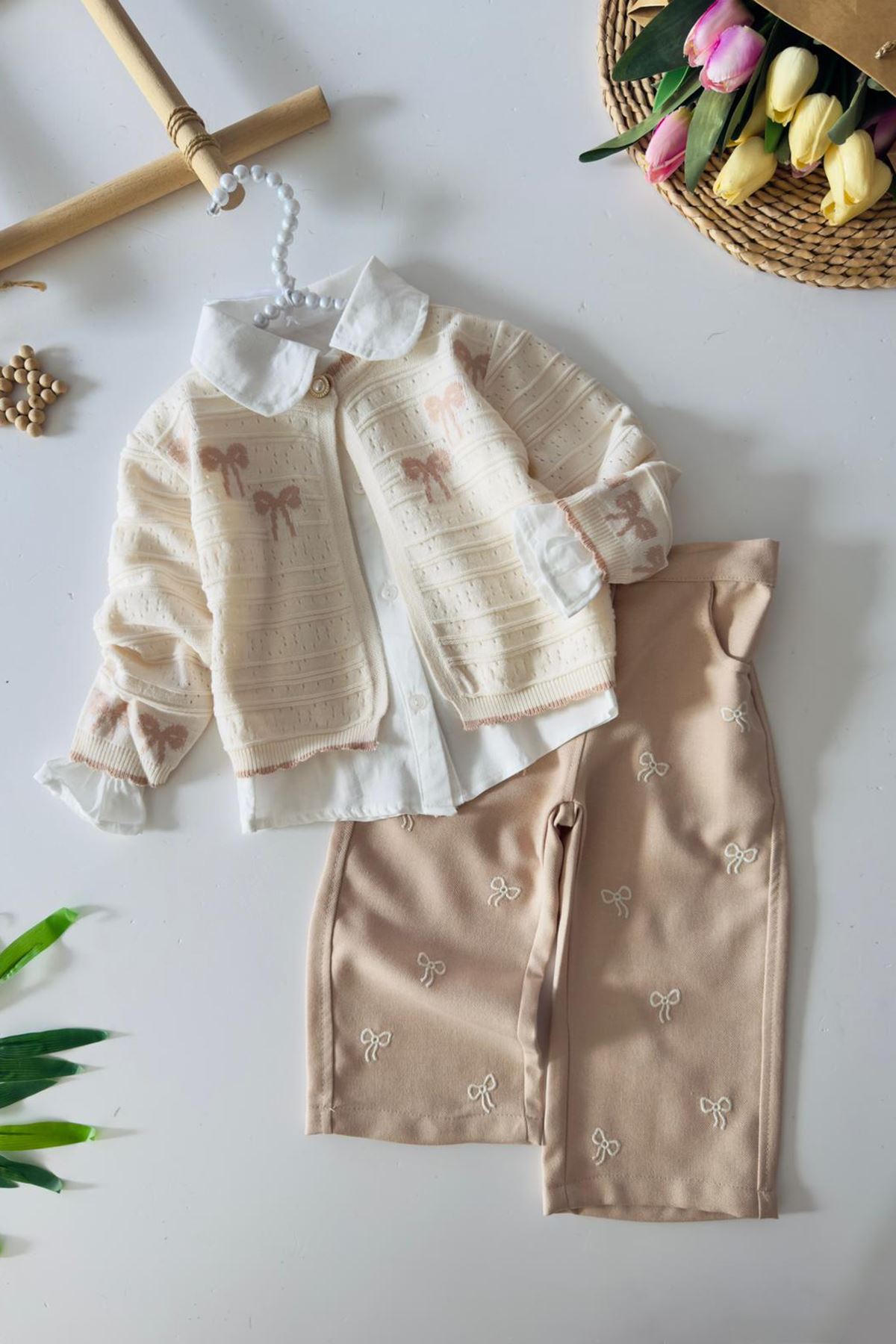 Miniğimin Cicileri Fiyonk Detaylı Triko Hırkalı Kız Çocuk 3 lü Takım - Krem