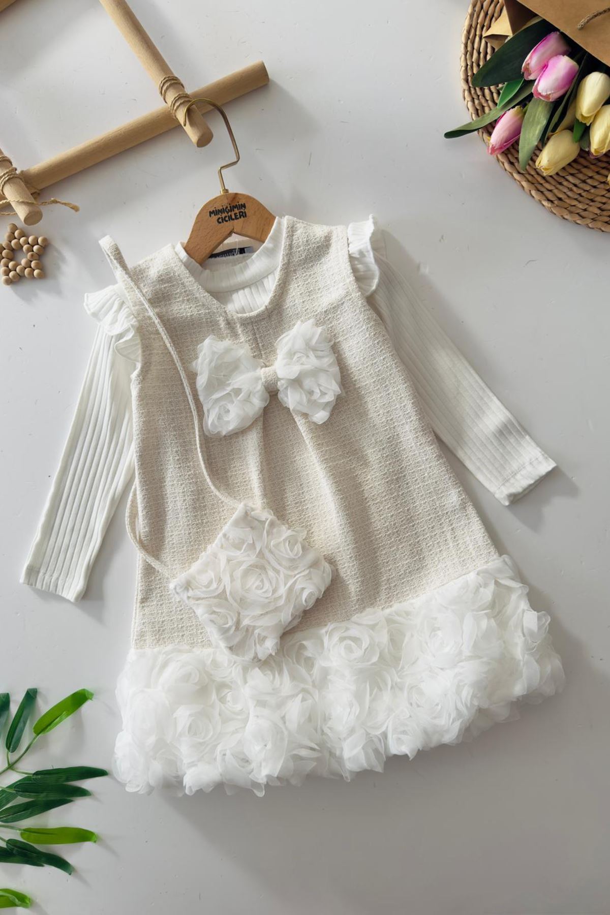 Miniğimin Cicileri Eteği Gül Detaylı Çantalı Kız Çocuk Tüvit Elbise - Krem