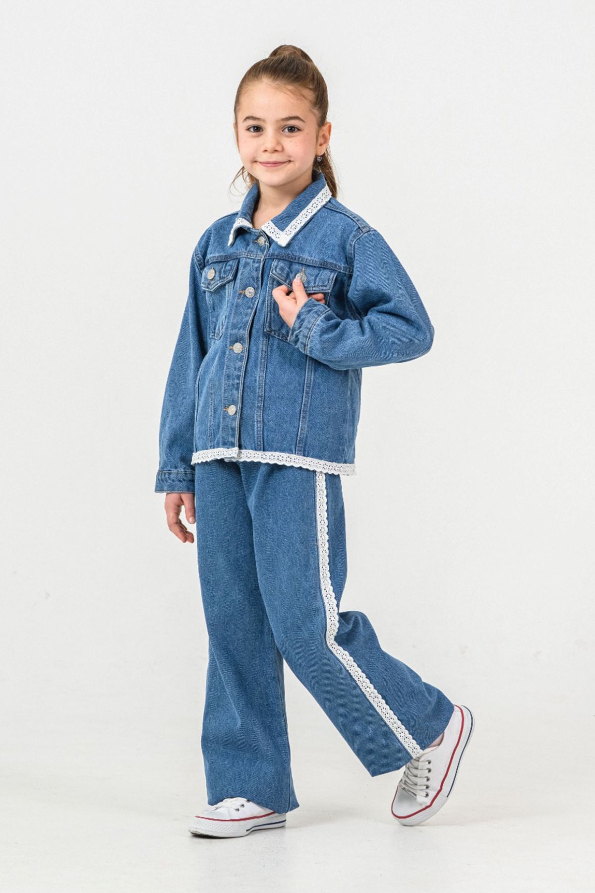 Miniğimin Cicileri Dantel Şerit Detaylı Kot Ceket ve Pantolon Kız Çocuk Takımı - Mavi