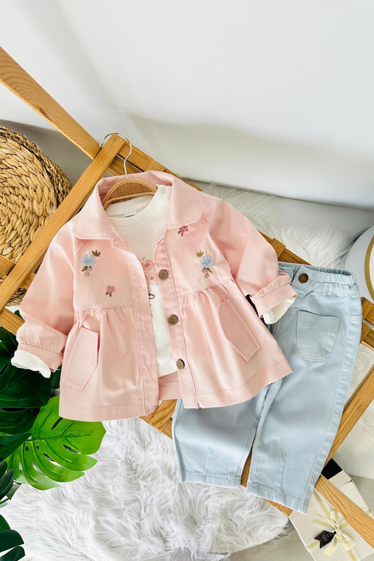 Miniğimin Cicileri Çiçek İşleme Detaylı Trençkotlu Kız Bebek 3 lü Takım - Pembe