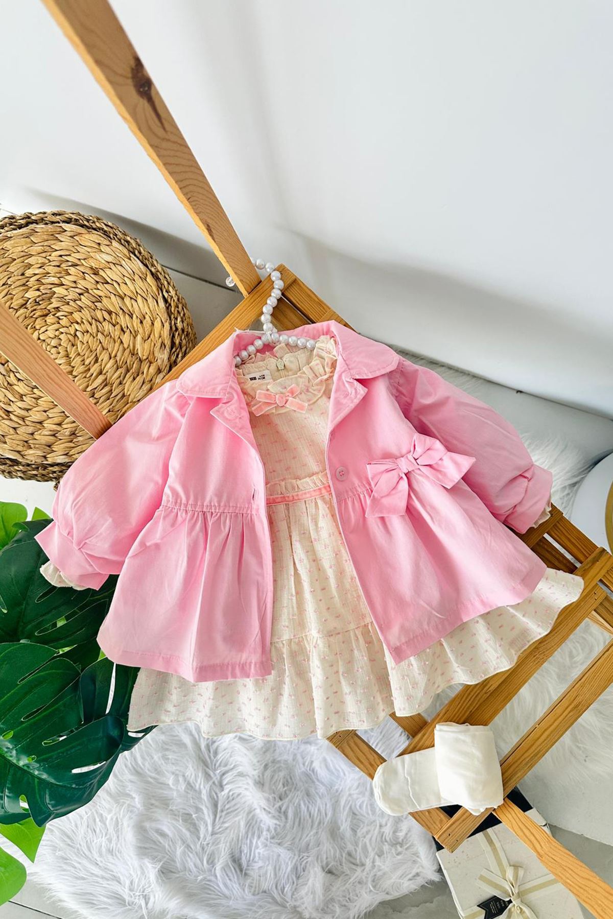 Miniğimin Cicileri Trençli Fiyonk Detaylı Elbiseli Kız Bebek 3 lü Takım - Pembe